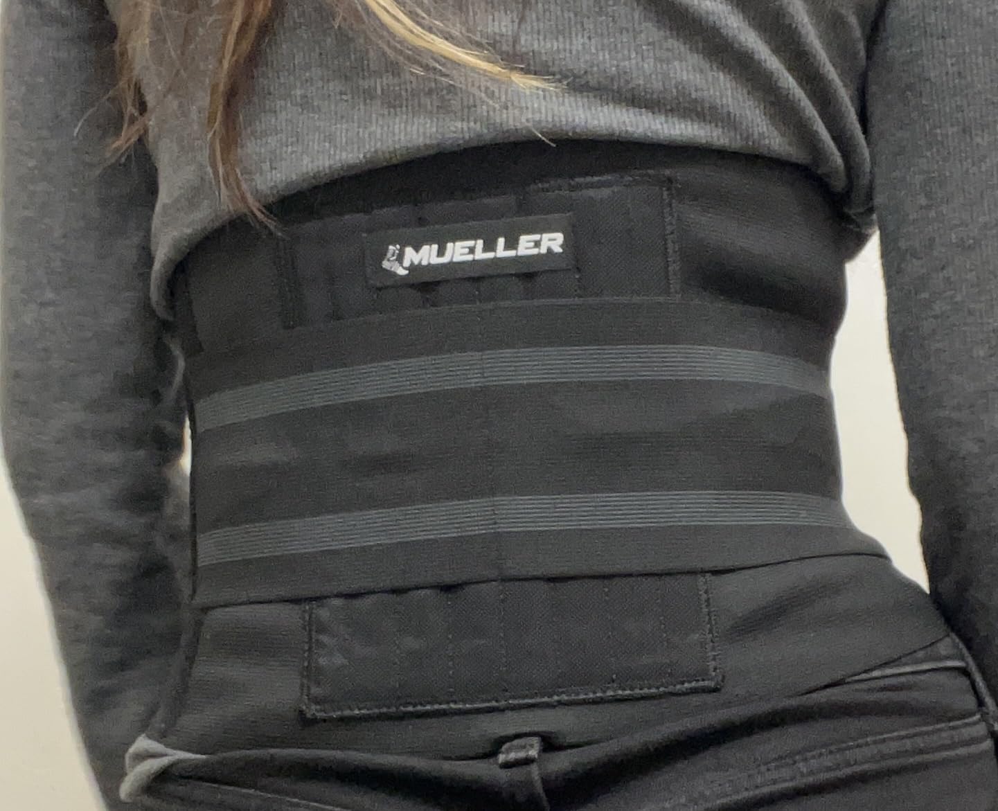 MUELLER Sports Medicine Adjustable Back Brace, Ideal for Upper and Lower Back Pain, Relief and Support for Men and Women, Strains, Sciatica, Scoliosis, Black customer photo 1