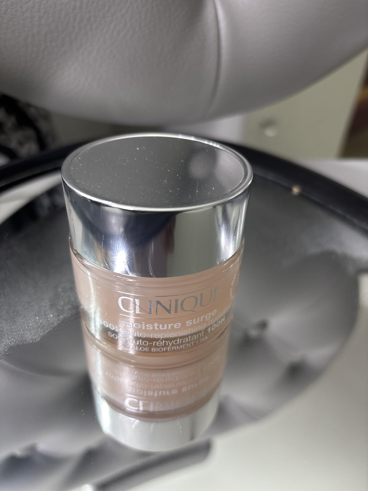Clinique Moisture Surge 100H Auto-Replenishing Hydrator Oil Free Face Moisturizer with Hyaluronic Acid, Aloe Bioferment and Vitamins C + E customer photo 1