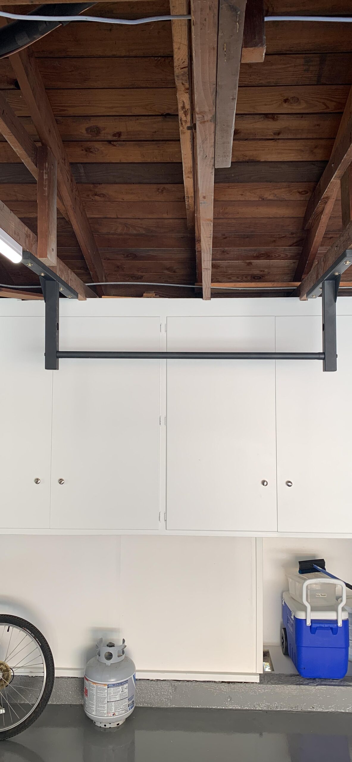 Stud Bar Heavy-Duty Pull-Up Bar - Ceiling or Wall Mount - Gym-Quality Steel, 600 lb Capacity - Fits 9 ft Ceilings customer photo 2