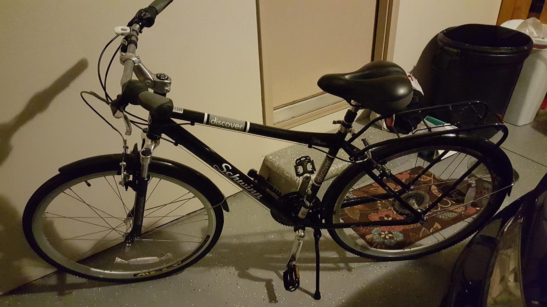Schwinn Discover Hybrid Bike for Men and Women, 21-Speed, 28-Inch Wheels, Step-Through or Step-Over Frame, Full Fenders, Rear Cargo Rack, Multiple Colors customer photo 1