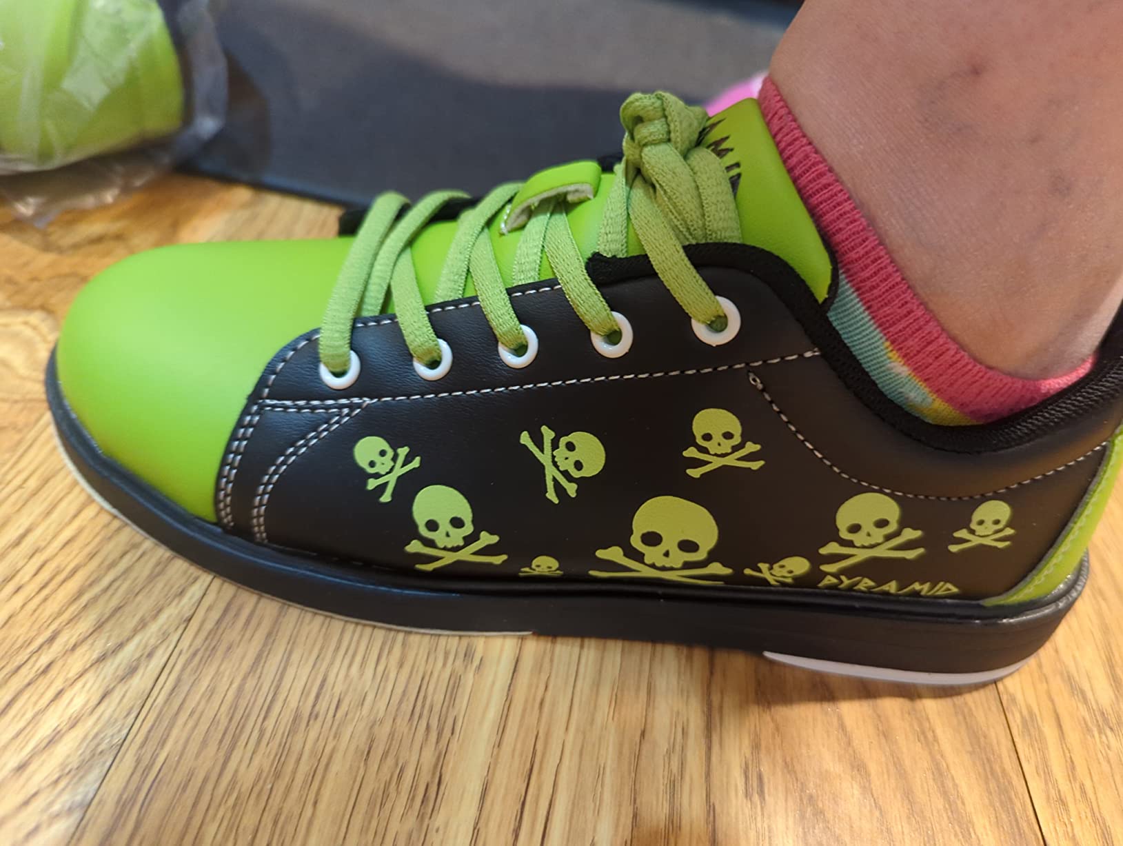 Pyramid Mens Classic Bowling Shoes customer photo 2