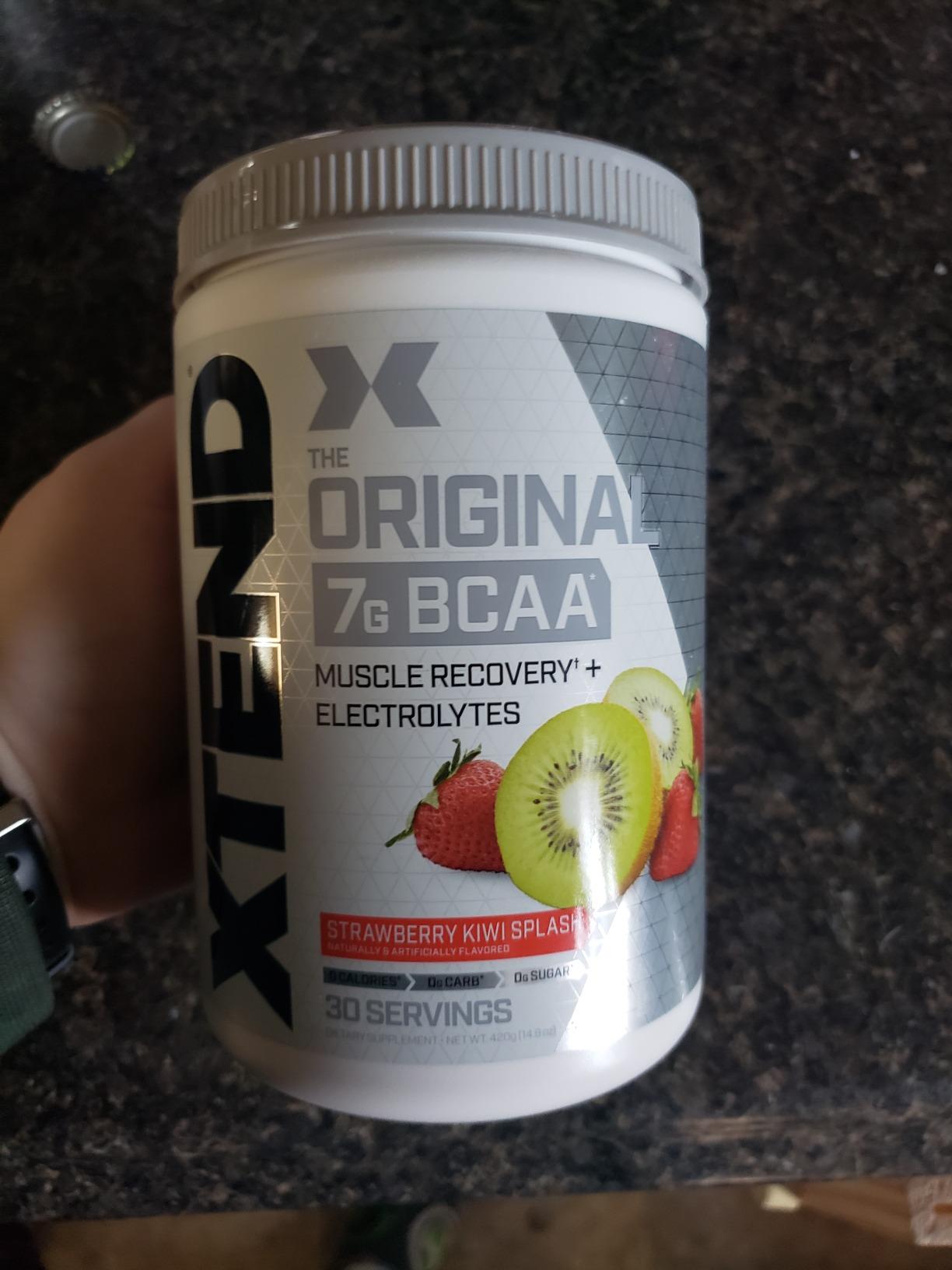 Xtend Original BCAA Powder, 7g BCAAs and 2.5g L-Glutamine for Muscle Recovery Hydration and Lean Muscle, Sugar Free Intra and Post Workout Drink with Electrolytes, Strawberry Kiwi Splash, 30 Servings customer photo 1