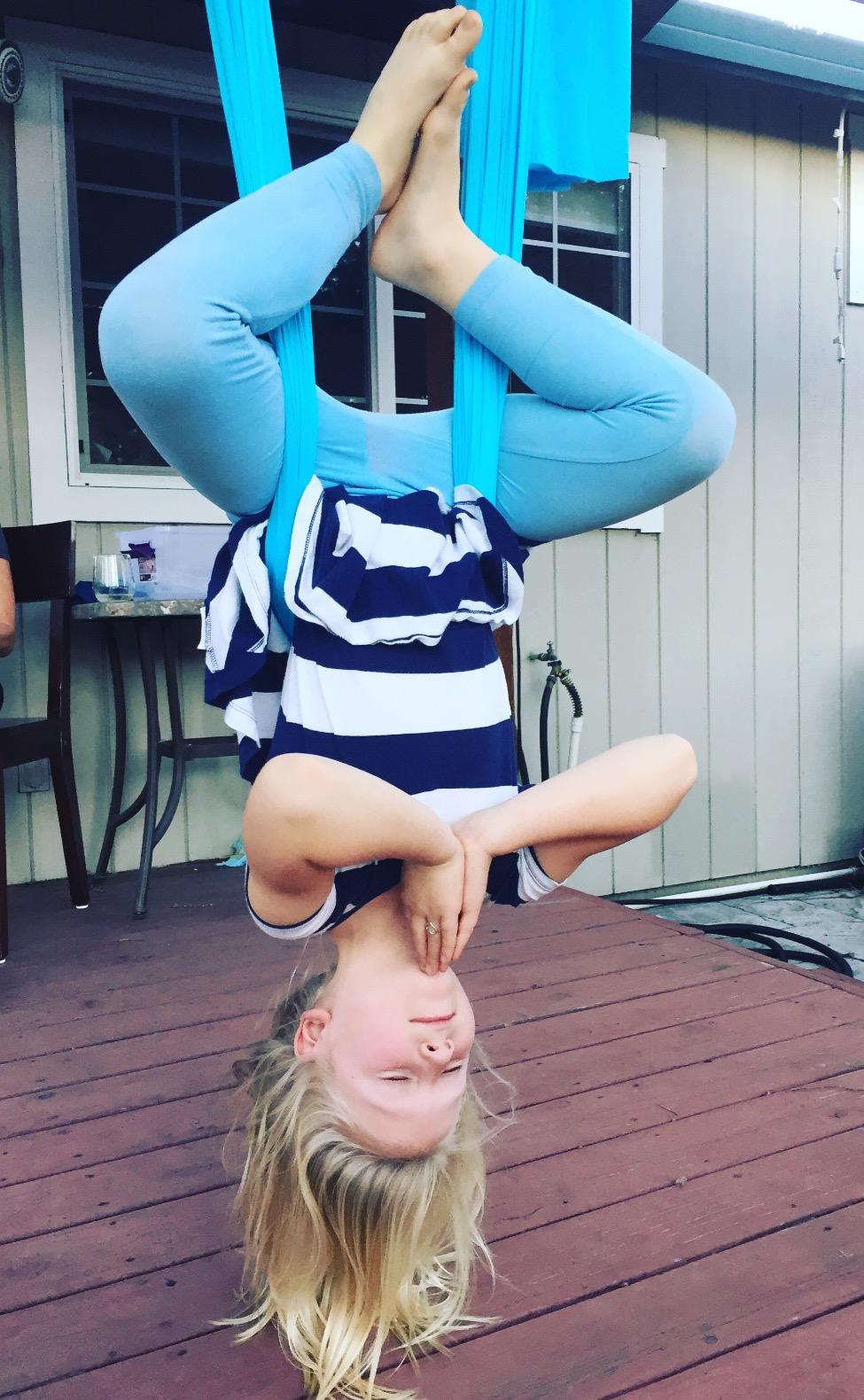 Aerial Yoga Hammock 5.5 Yards Yoga Swing Pilates Silk Home Gym Fitness Include hardware,Daisy Chain, Pose Guide customer photo 1
