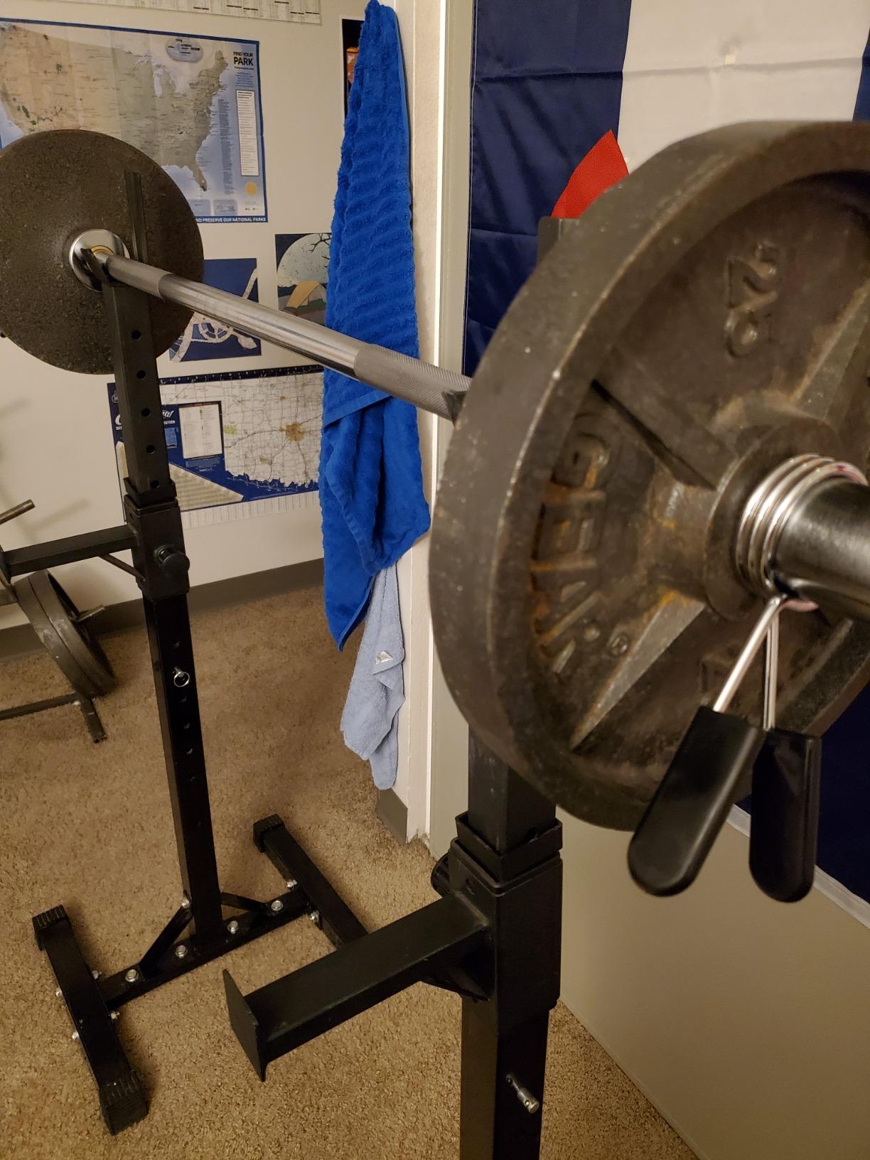 60in Olympic Weightlifting Barbell, 500 LB Capacity, 28mm Grip Shaft, Chrome Finish, Bronze Bushings, Olympic-Sized Weight Sleeves customer photo 2