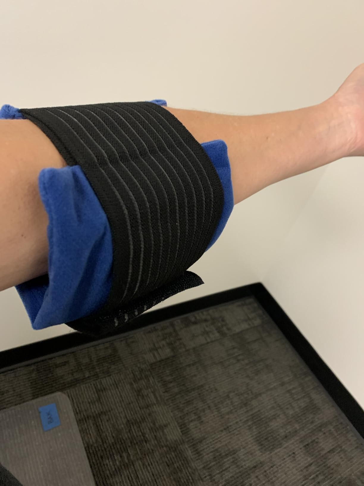 Ice Packs for Injuries Reusable (3-Piece Set) - Hot and Cold Ice Pack Therapy Gel Wrap Support - Supports Recovery, Joint and Muscle Pain - Knees, Back & More (3 Piece Set - Classic) customer photo 1