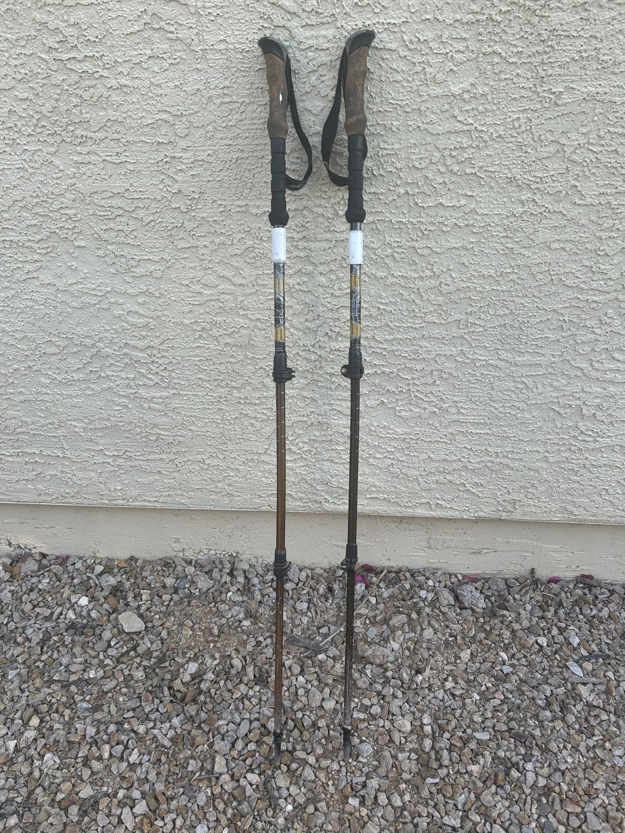 Cascade Mountain Tech Lightweight Aircraft-Grade Aluminum Trekking Poles with Extended Down Grip Plus Tip Kit customer photo 1