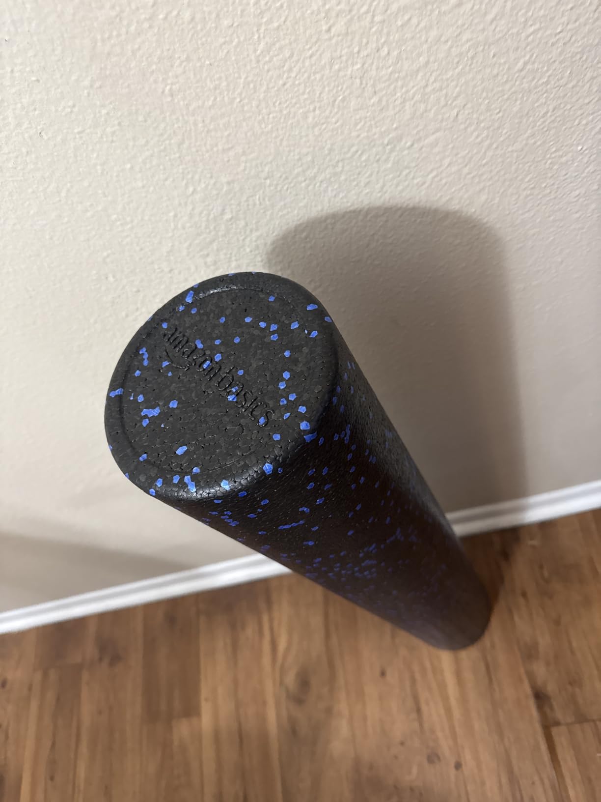 Amazon Basics High Density Foam Roller for Exercise and Recovery, 36 Inches, Blue Speckled customer photo 2