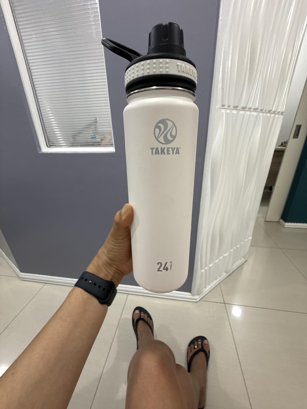 Takeya Originals 32 oz Vacuum Insulated Stainless Steel Water Bottle - Leakproof & BPA-Free Spout Lid - Keeps Drinks Cold 24 Hrs/Hot 12 Hrs - Double-Wall Design - Ideal for Active Lifestyles, Navy customer photo 1
