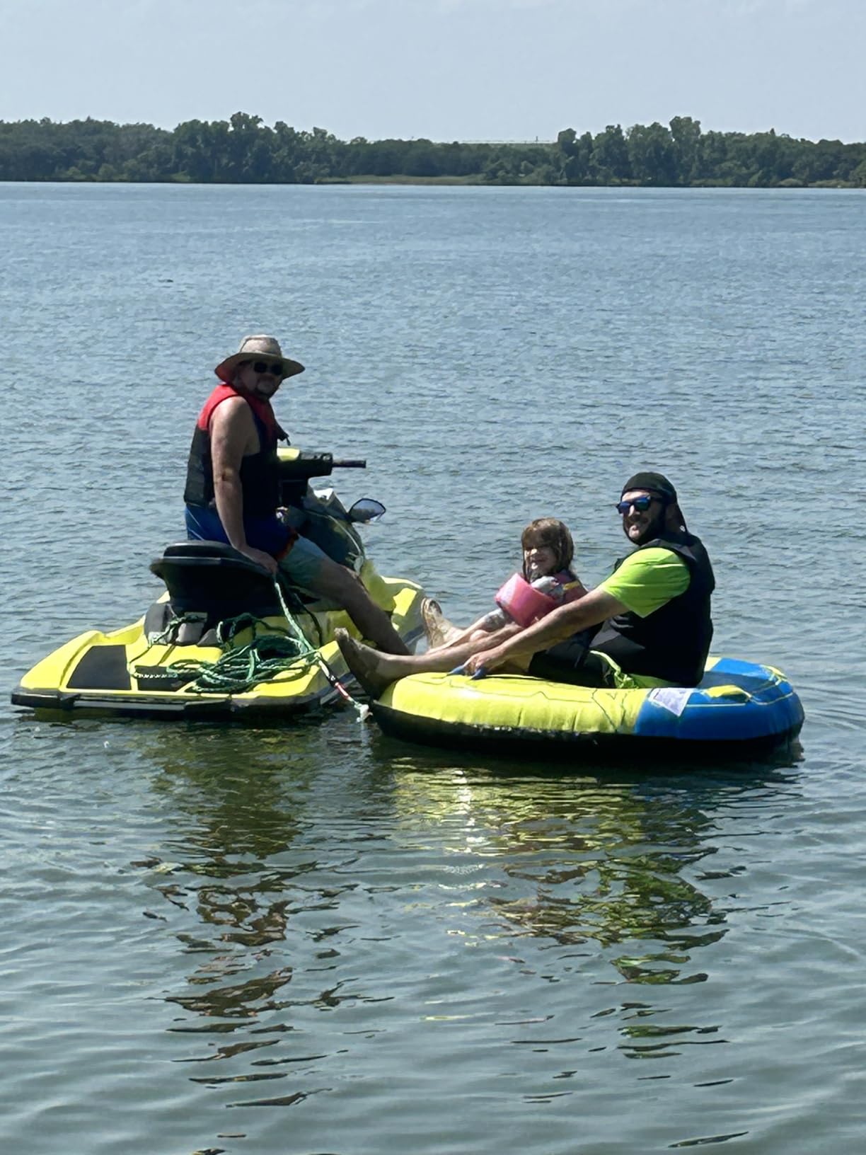 Airhead Comfort Shell Towable Tube for Boating, 1-4 Rider Inflatable Boat Tube for Water Tubing, Round Deck for Smooth Control, Neoprene Foam Covered Deck, Kwik-Connect, Speed Safety Valve customer photo 2