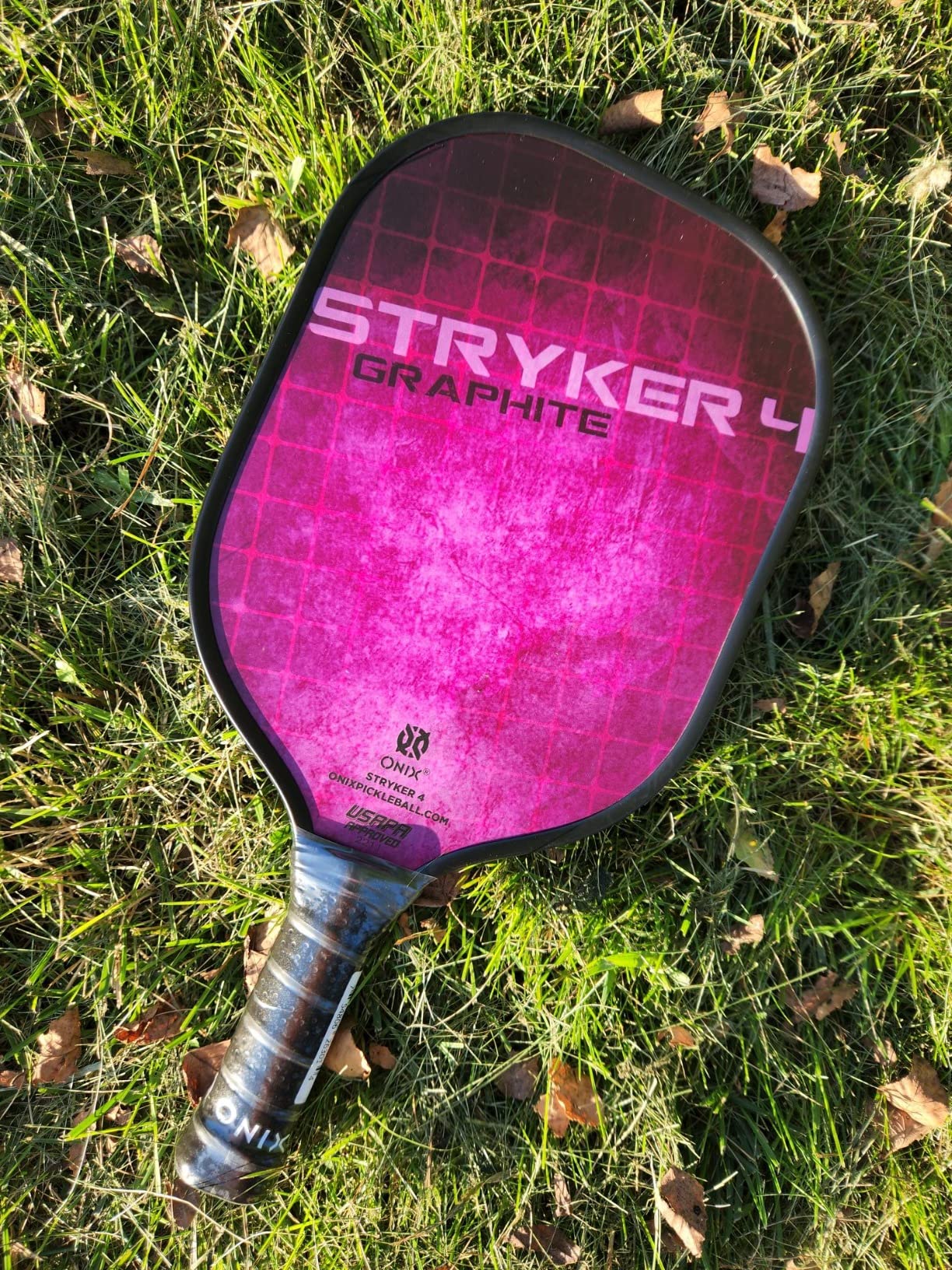 Onix Graphite Stryker Pickleball Paddle Features Oversized, Nomex, Paper Honeycomb Core, and Graphite Face customer photo 1