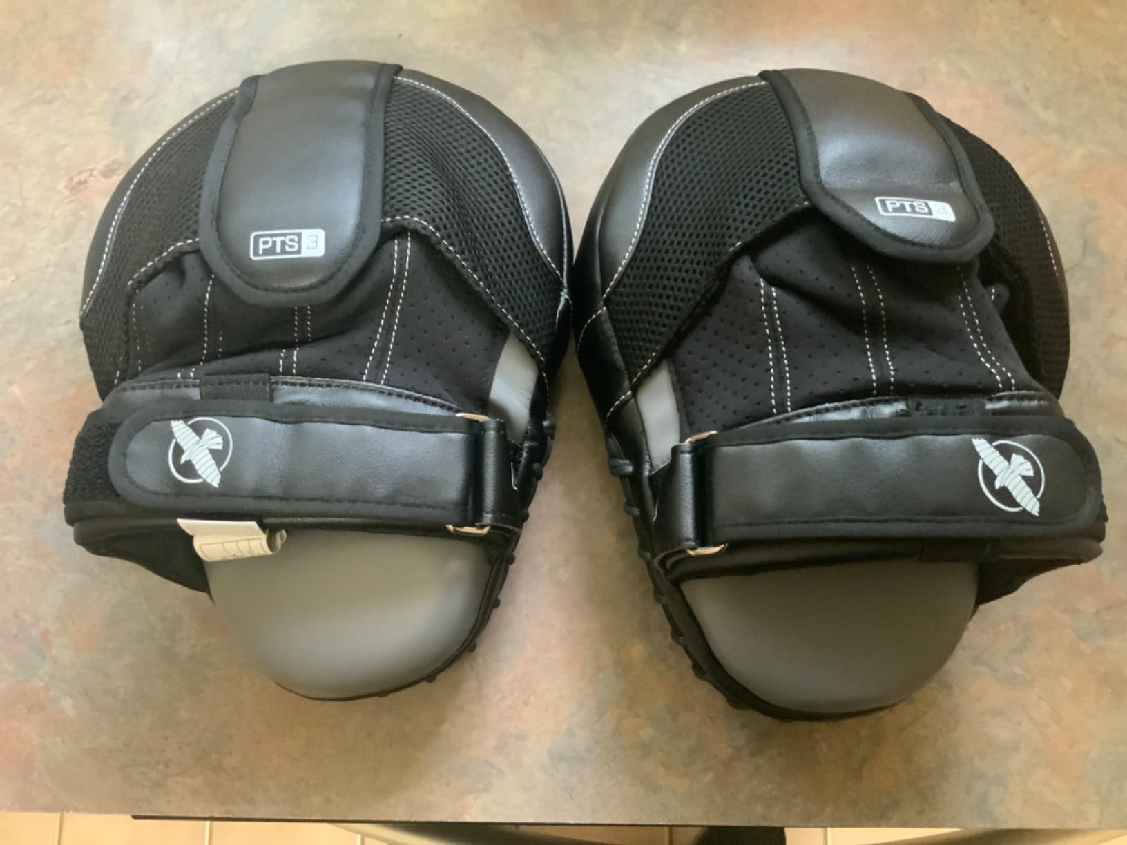 Hayabusa PTS 3 Focus Mitts Pair - Black, Standard customer photo 1