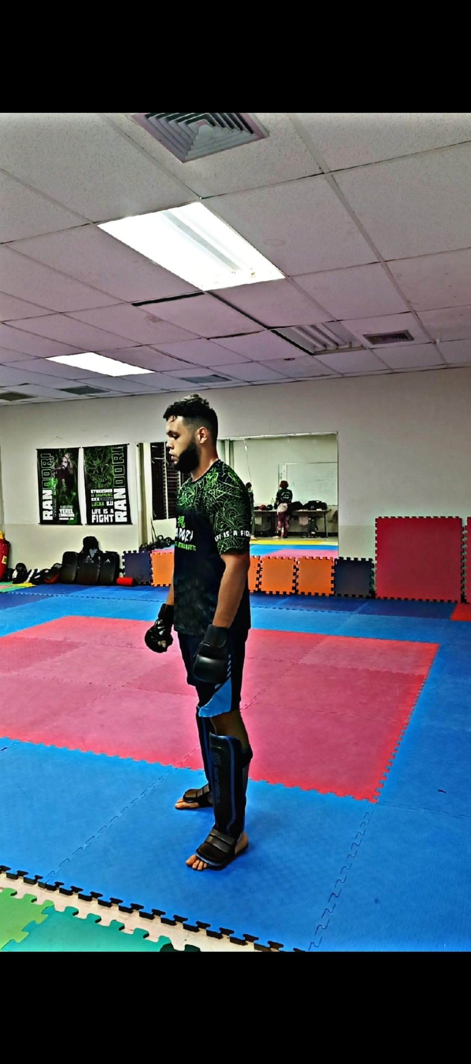 Sanabul Essential Kickboxing Shin Guards with Hook & Loop Straps, Shin Pads for MMA Muay Thai and Martial Arts customer photo 1