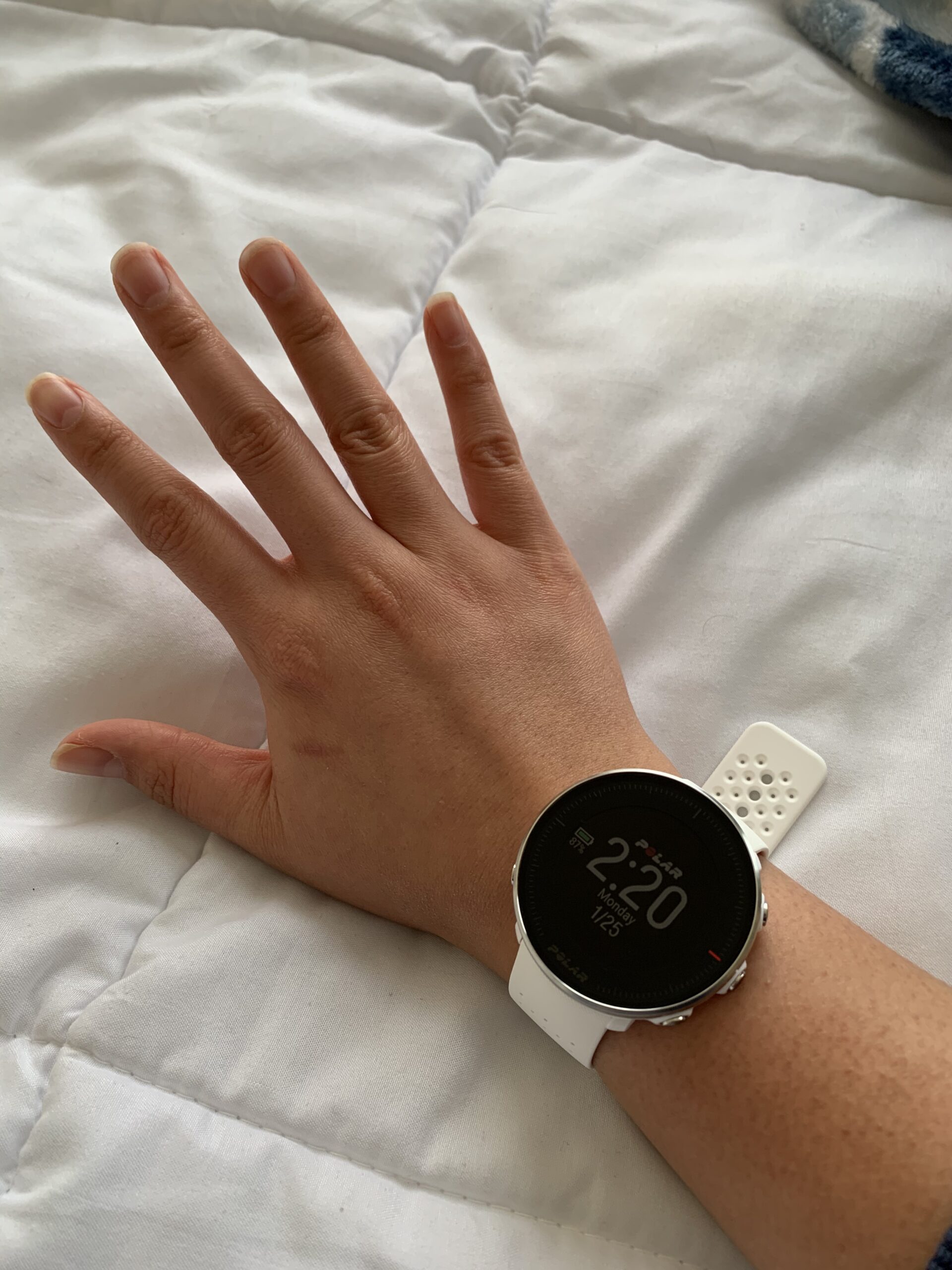 Polar Vantage M - Advanced Running & Multisport Watch with GPS and Wrist-Based Heart Rate (Lightweight Design & Latest Technology), White, M-L customer photo 1