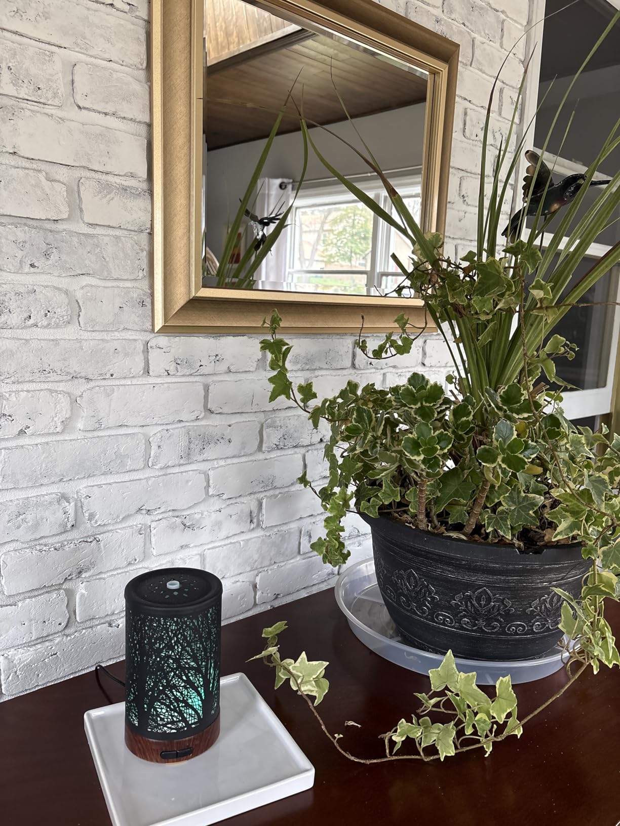 EQUSUPRO Essential Oil Diffuser 150ml Black Metal Aromatherapy Oil Diffuser Ultrasonic Cool Mist Diffuser with Auto Shut-Off Protection, 7 Colors Changed LED for Home Office SPA Yoga (A-Tree) customer photo 2