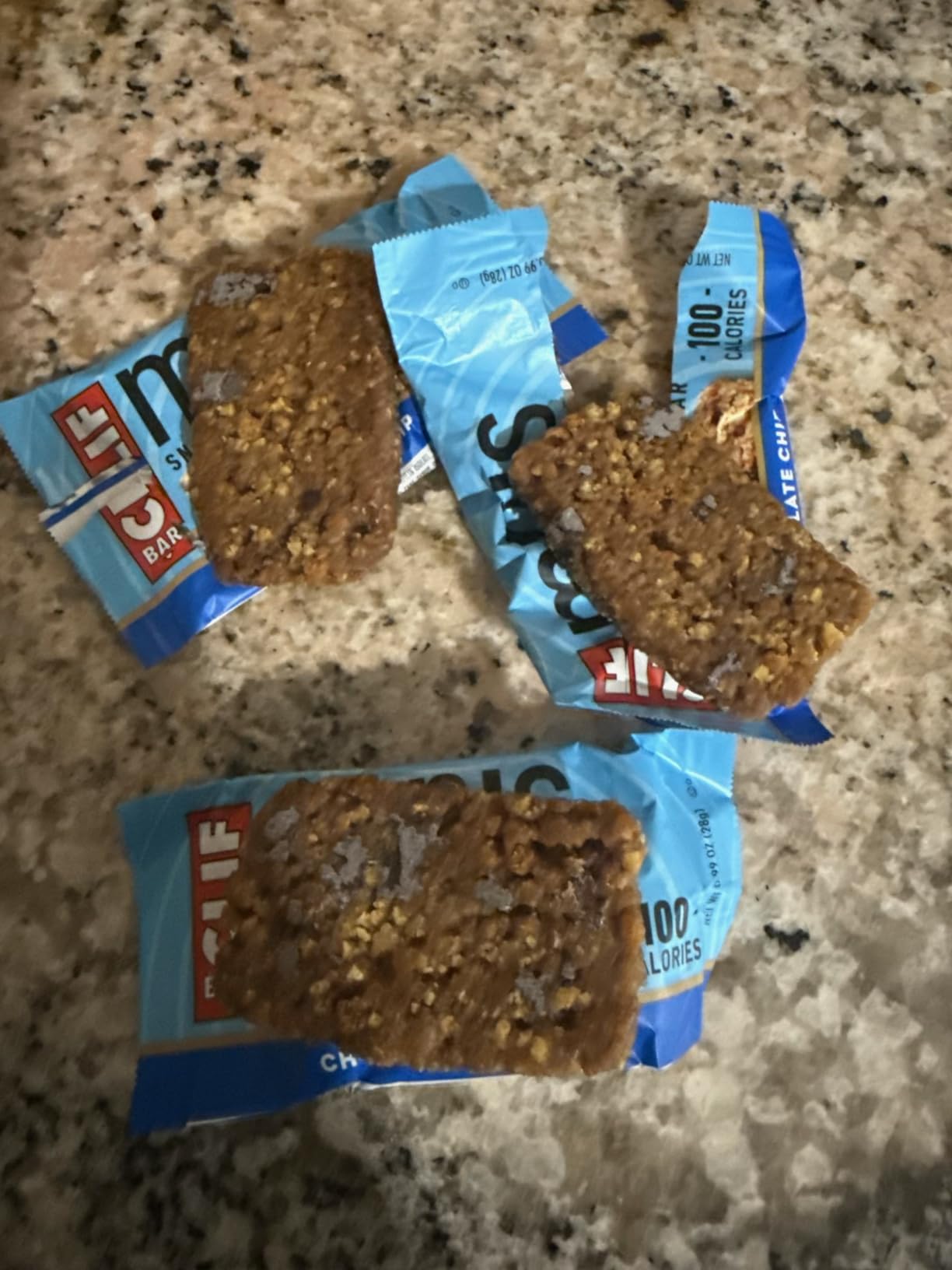 CLIF BAR Minis - Chocolate Chip - Made with Organic Oats - 4g Protein - Non-GMO - Plant Based - Snack-Size Energy Bars - 0.99 oz. (20 Pack) customer photo 1