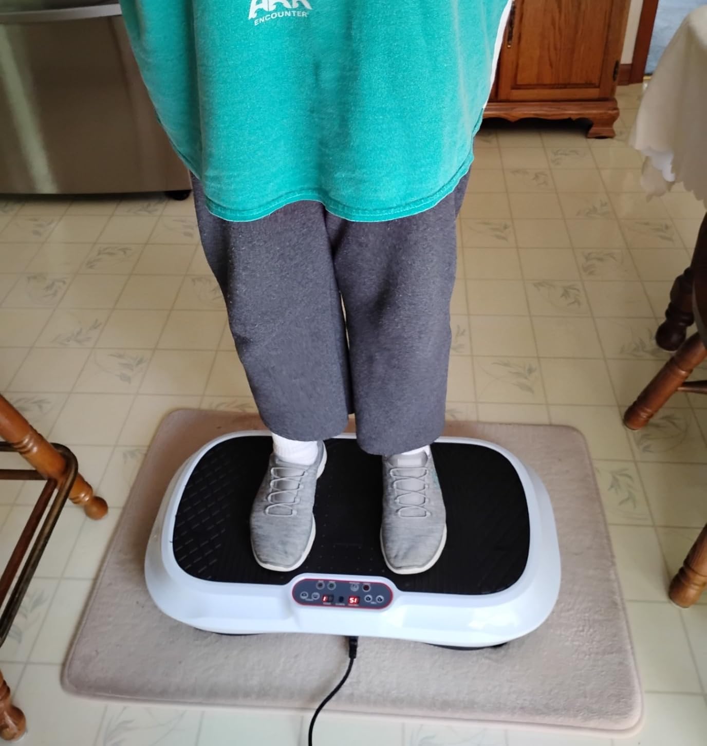 LifePro Massage Gun - Percussion Muscle Massager for Athletes with 8 Massage Heads and 5 Speed Settings customer photo 1
