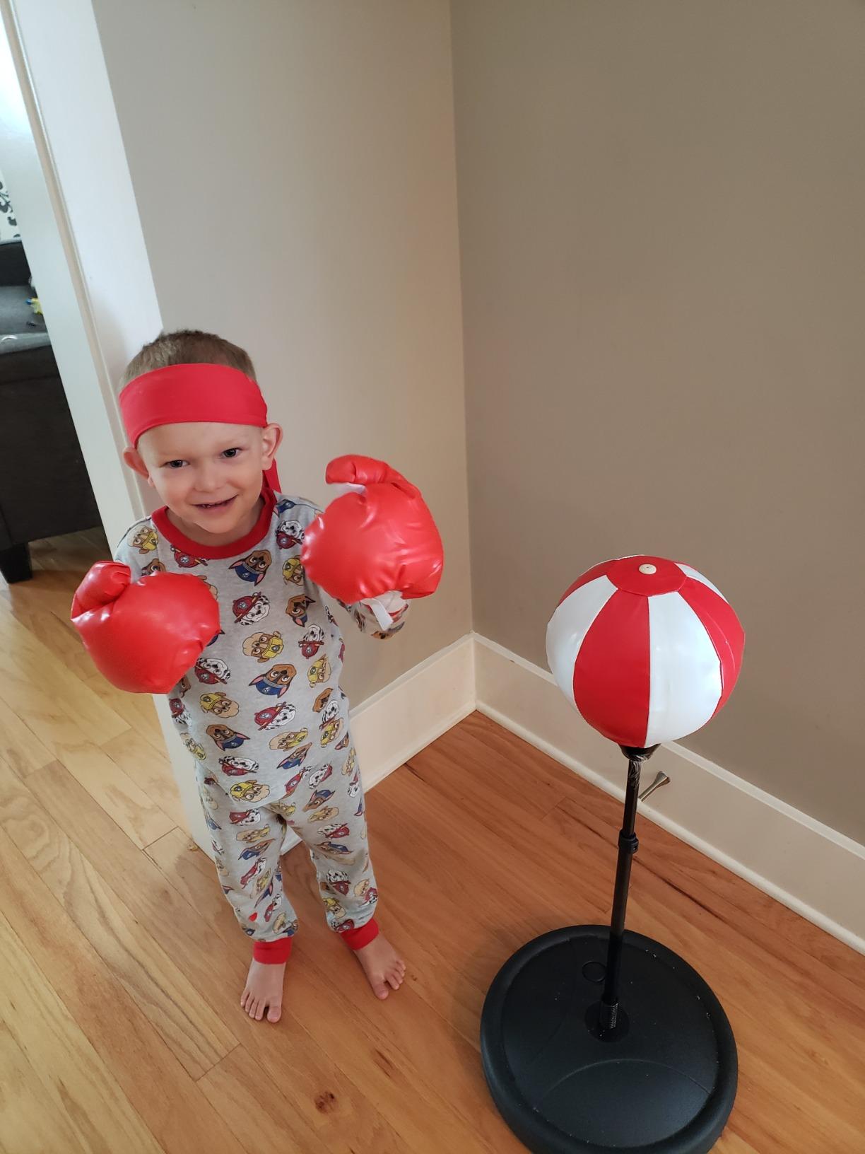 Whoobli Punching Bag for Kids and Toddler Incl Boxing Gloves | 3-8+ Years Old Adjustable Kids Boxing Bag with Stand | Sports Toy for Boys | Ideal Christmas Birthday Gift for Children customer photo 1