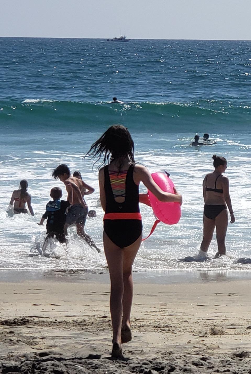 ProCase Swim Buoy Float, Swimming Bubble Safety Float with Adjustable Waist Belt for Open Water Swimmers, Triathletes, Snorkelers, Kayakers, Safe Swim Trainers customer photo 2