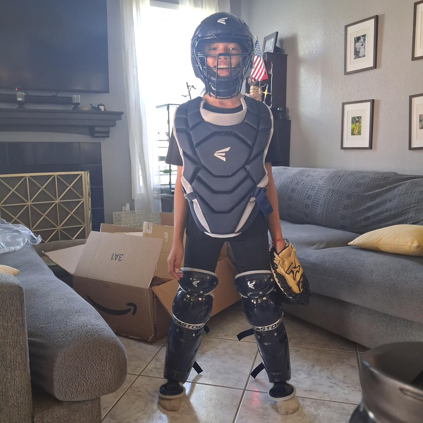 Easton Black Magic 2.0 Baseball Catcher's Set - Sizes: Junior (Ages 6-8) / Youth (Ages 9-12) customer photo 2
