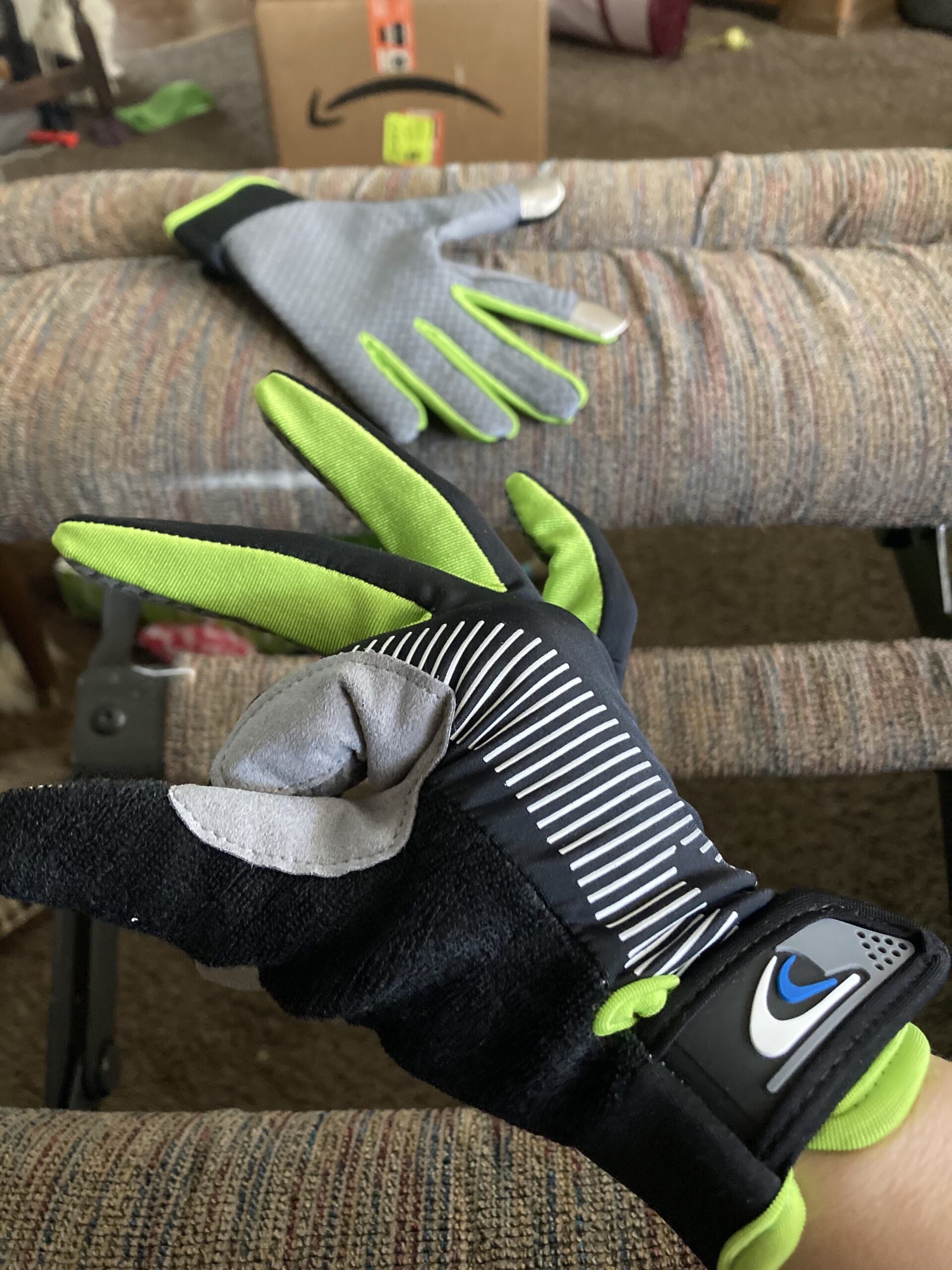 Ultimate Flying disc Gloves Ultimate Grip and Disc Gloves Breathable Non-Slip Sport Cycling Golf Glove, Improve Throws & Catches 1 Pair customer photo 1