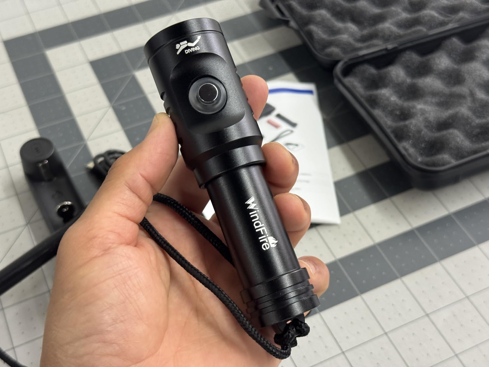 WINDFIRE Dive Light Scuba Diving Flashlight, Super Bright Rechargeable Waterproof Torch with Power Indicator, 3 Modes Underwater Lights, Scuba and Snorkeling Safety Dive Lights for Night Diving customer photo 2