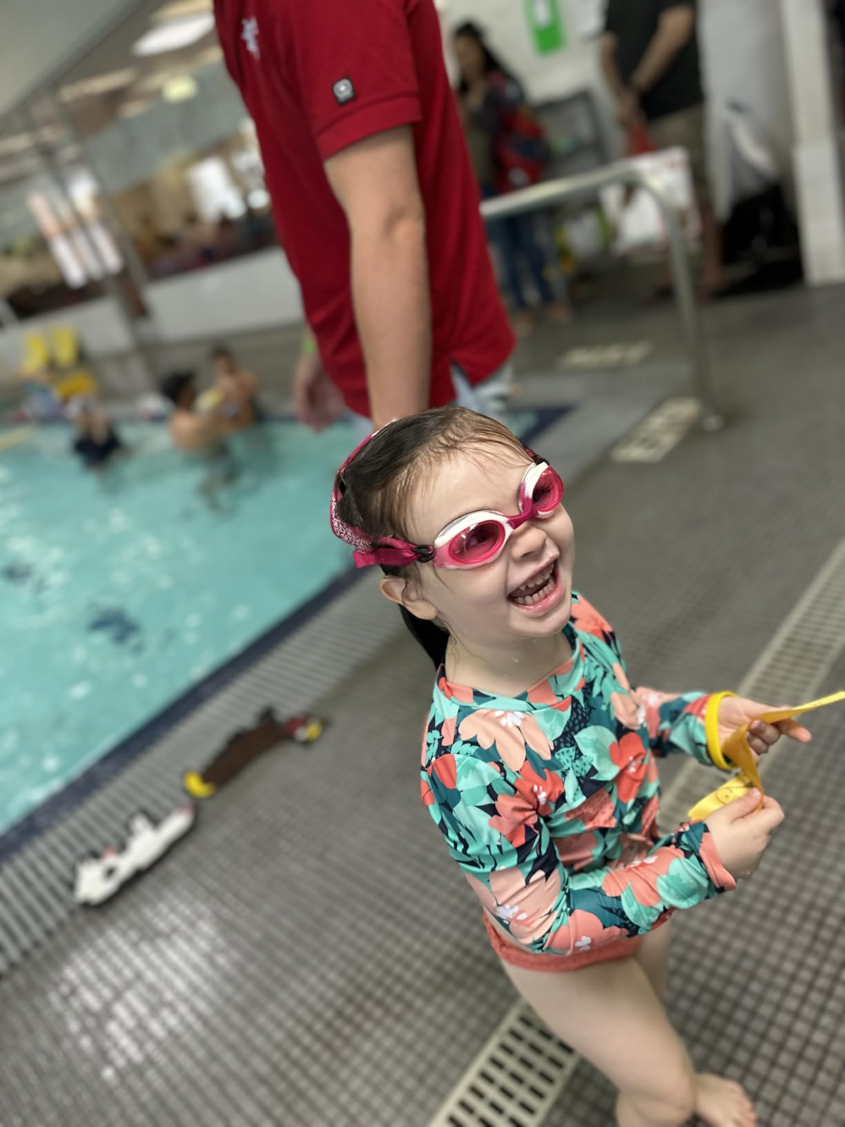 Frogglez Anti-Fog Swimming Goggles for Kids under 10 (Ages 3-10) Recommended by Parents Premium Pain-Free Strap customer photo 1