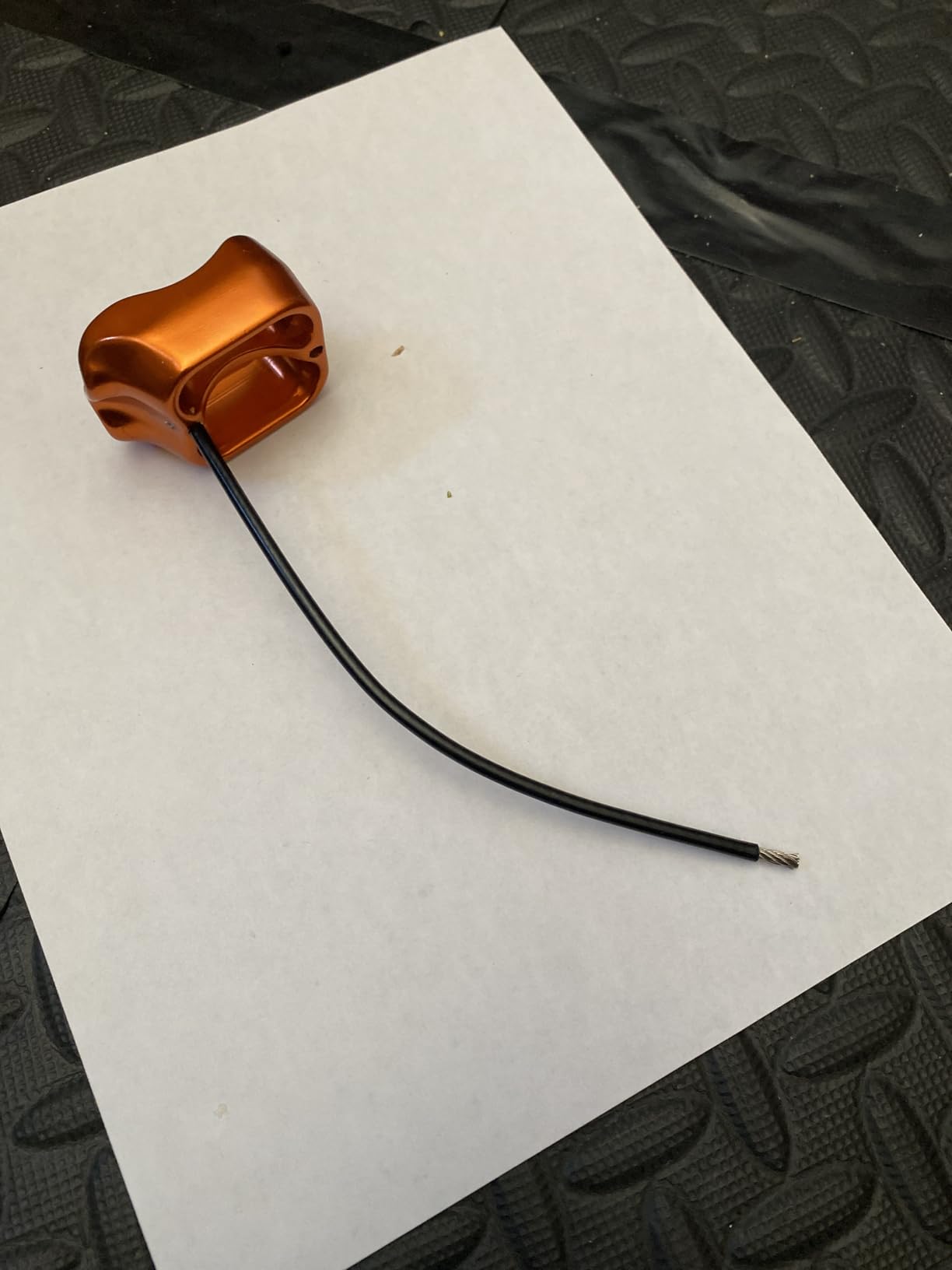 TRIWONDER ATC Belay Device V-grooved Micro Rescue Guide Belay Device for Rock Climbing Gear Rappelling Equipment customer photo 1