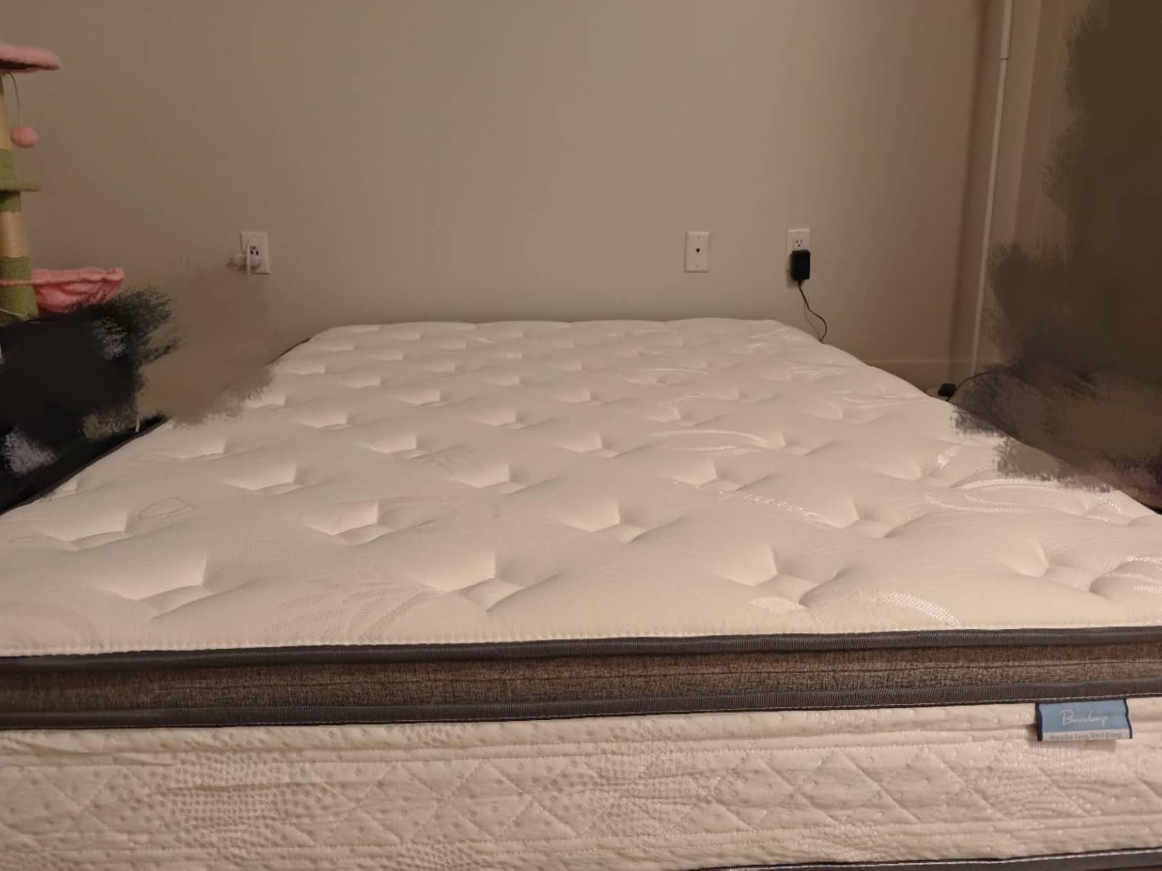 Lucid 12 Inch Memory Foam Mattress - Medium Firm Feel - Infused with Refreshing Bamboo Charcoal and Cooling Gel - Bed in a Box - Temperature Regulating - Pressure Relief - Breathable - Full Size customer photo 1