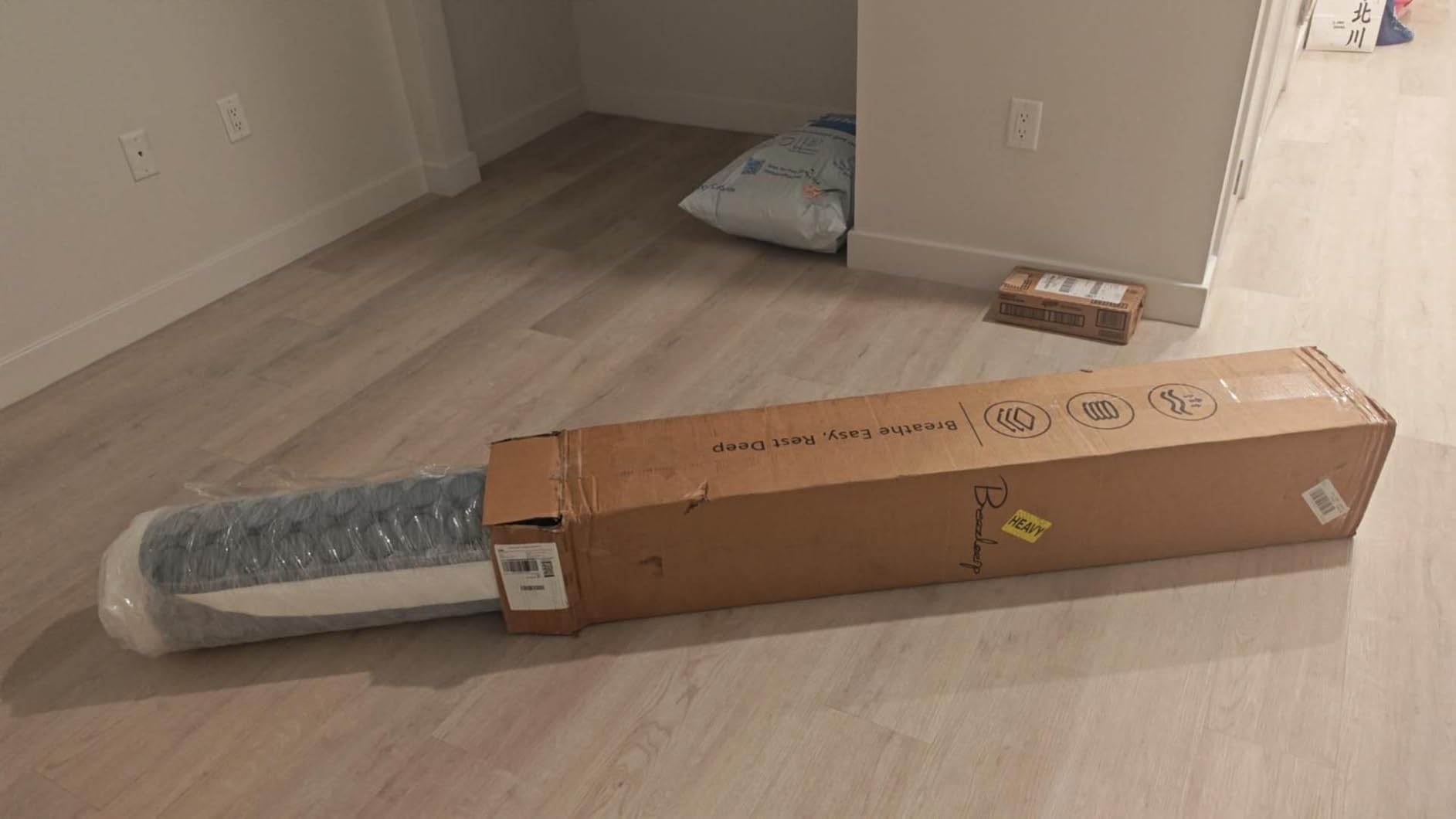 Lucid 12 Inch Memory Foam Mattress - Medium Firm Feel - Infused with Refreshing Bamboo Charcoal and Cooling Gel - Bed in a Box - Temperature Regulating - Pressure Relief - Breathable - Full Size customer photo 2