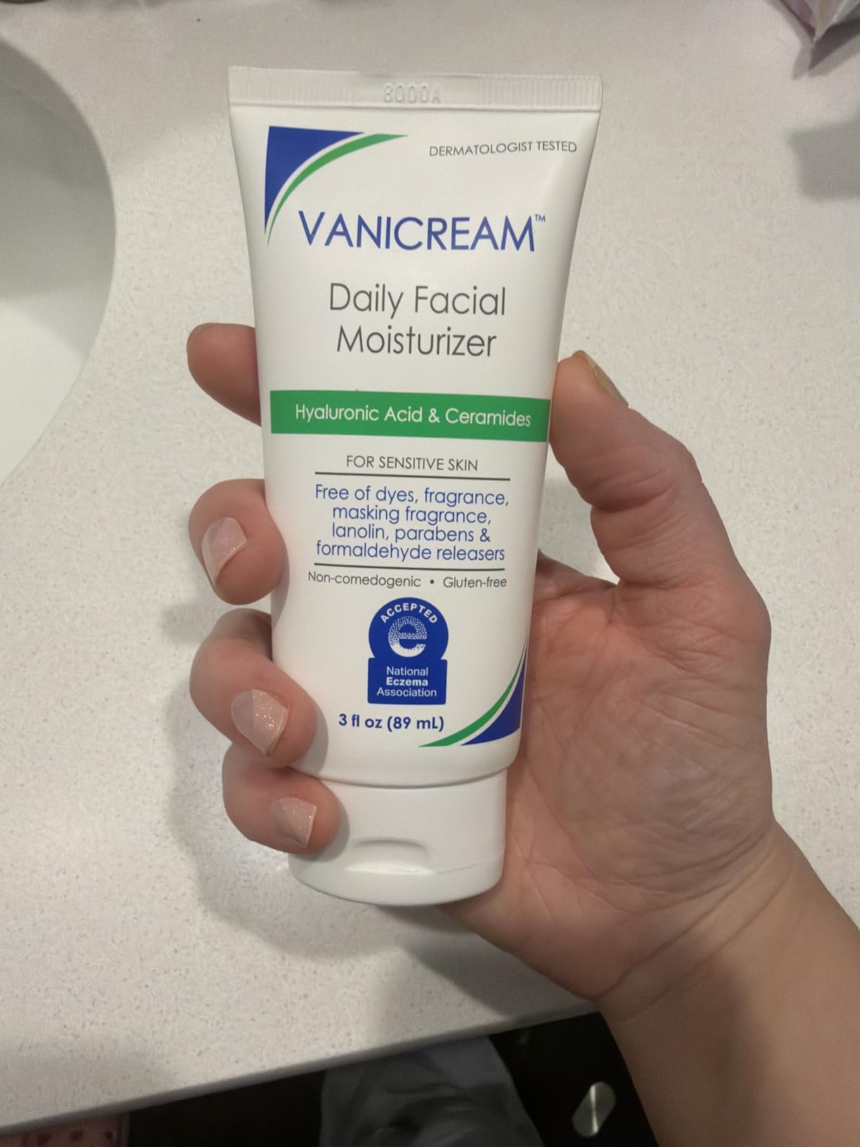 Vanicream Daily Facial Moisturizer With Ceramides and Hyaluronic Acid - Formulated Without Common Irritants for Sensitive Skin customer photo 1