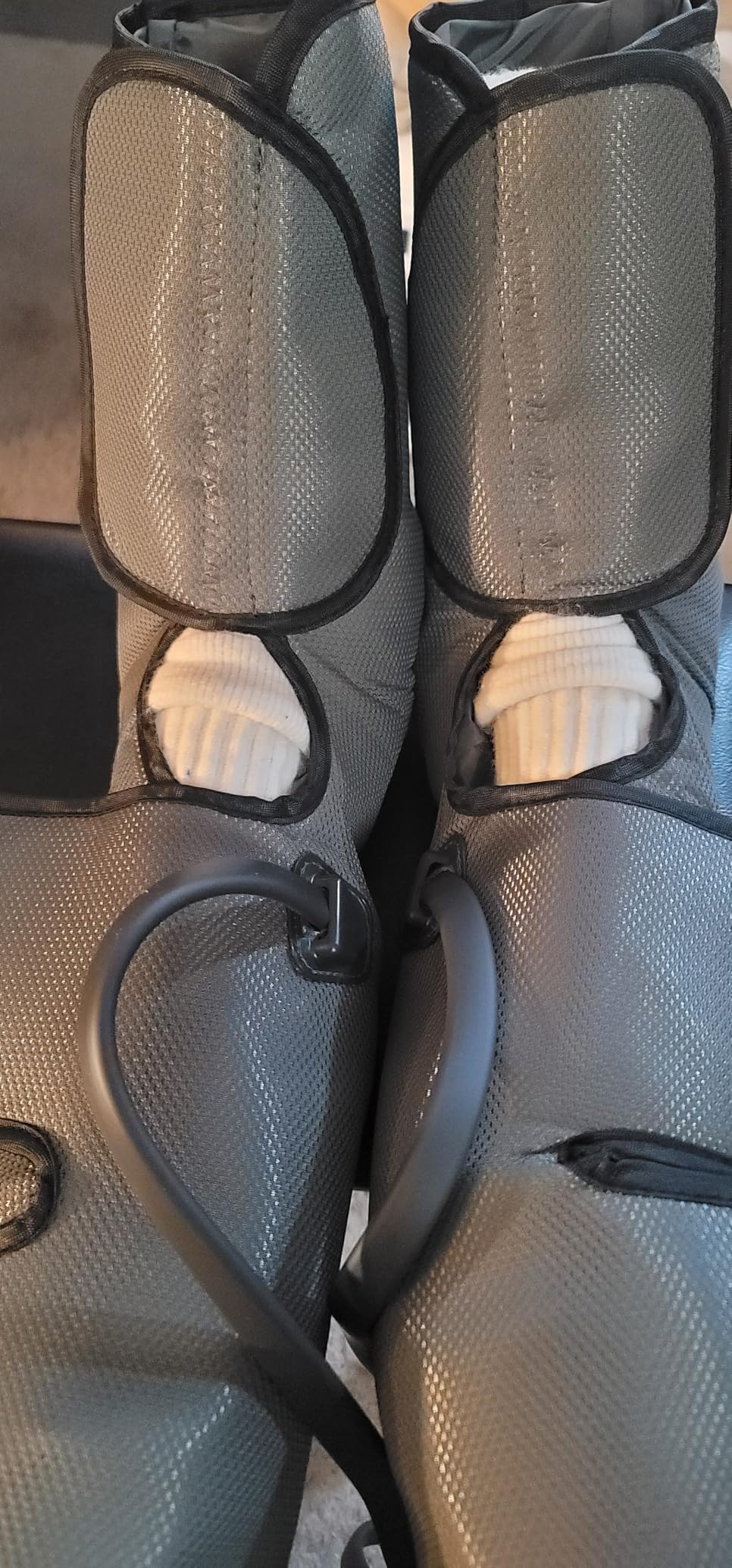 Nekteck Leg Compression Massager for Circulation and Relaxation, FSA Eligible Foot and Calf Massage Machine 2 Modes 3 Intensities with Hand-held Controller for Pain Relief, HSA Adjustable Leg Wraps customer photo 2