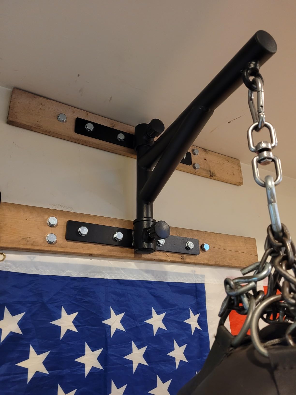 Yes4All Heavy Bag Hanger Wall Mount Punching Bag Hanger, Adjustable Heavy Duty Boxing Bag Bracket for Home Gym Indoor Outdoor customer photo 2