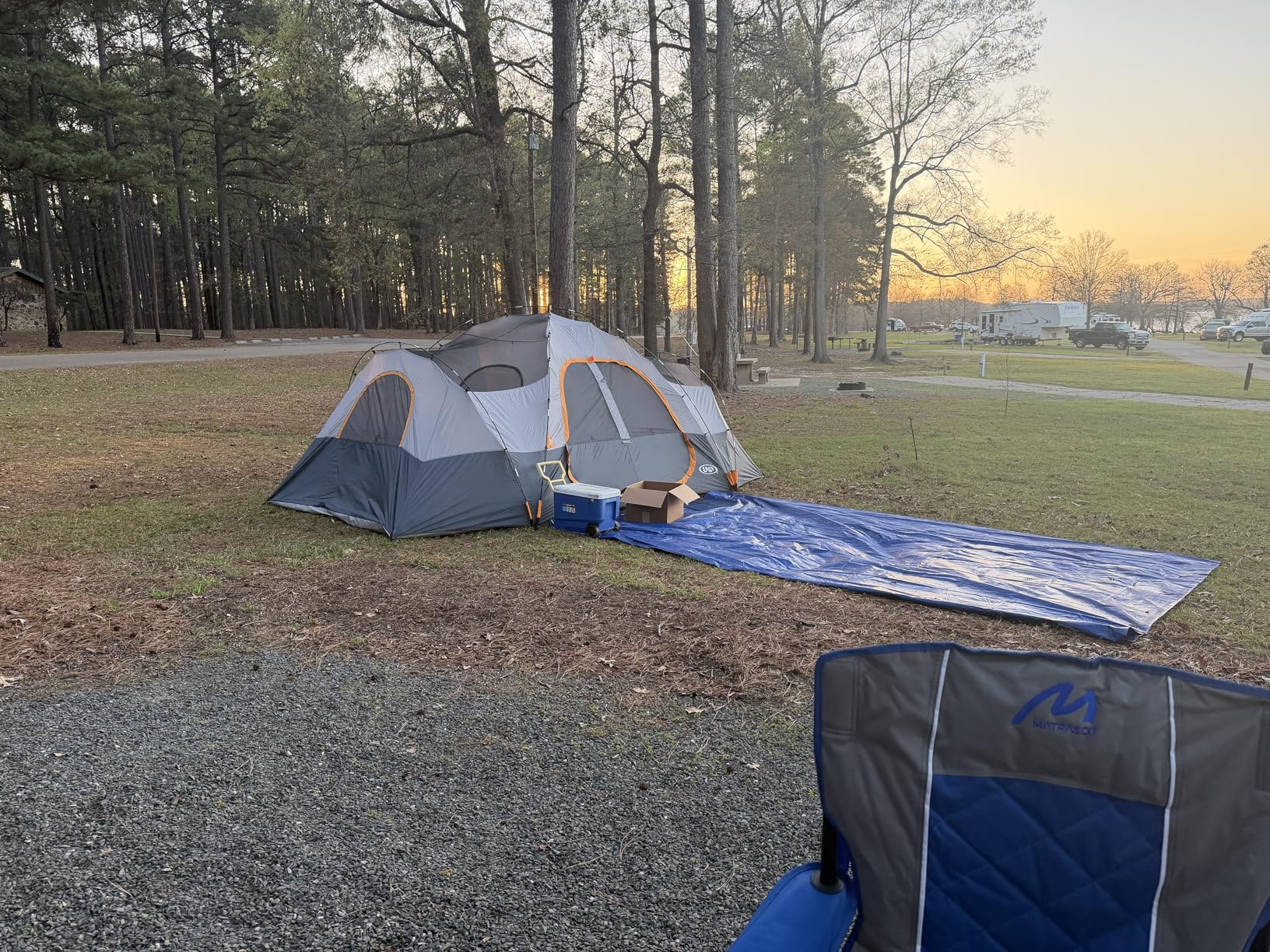 UNP Camping Tent 10-Person Family Tents, Parties, Music Festival Tent, Big, Easy Up, 5 Large Mesh Windows, Double Layer, 2 Room, Waterproof, Weather Resistant, 18ft x 9ft x78in customer photo 1