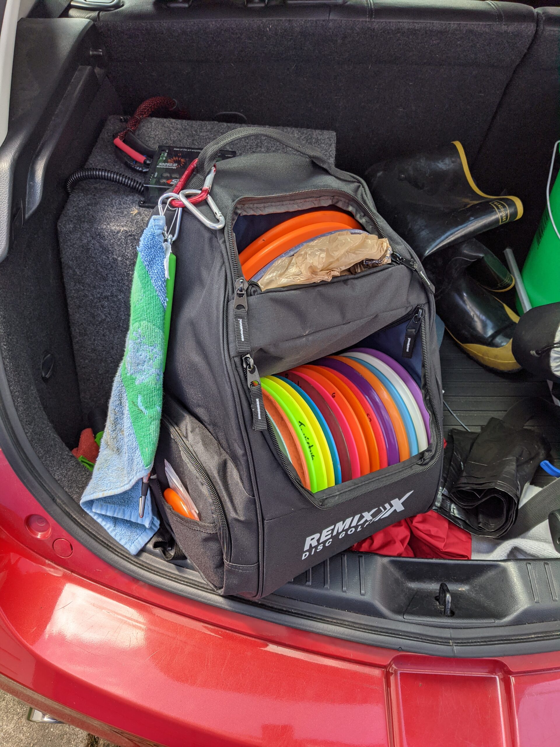 Remix Disc Golf Deluxe Backpack Disc Golf Bag - Black customer photo 1