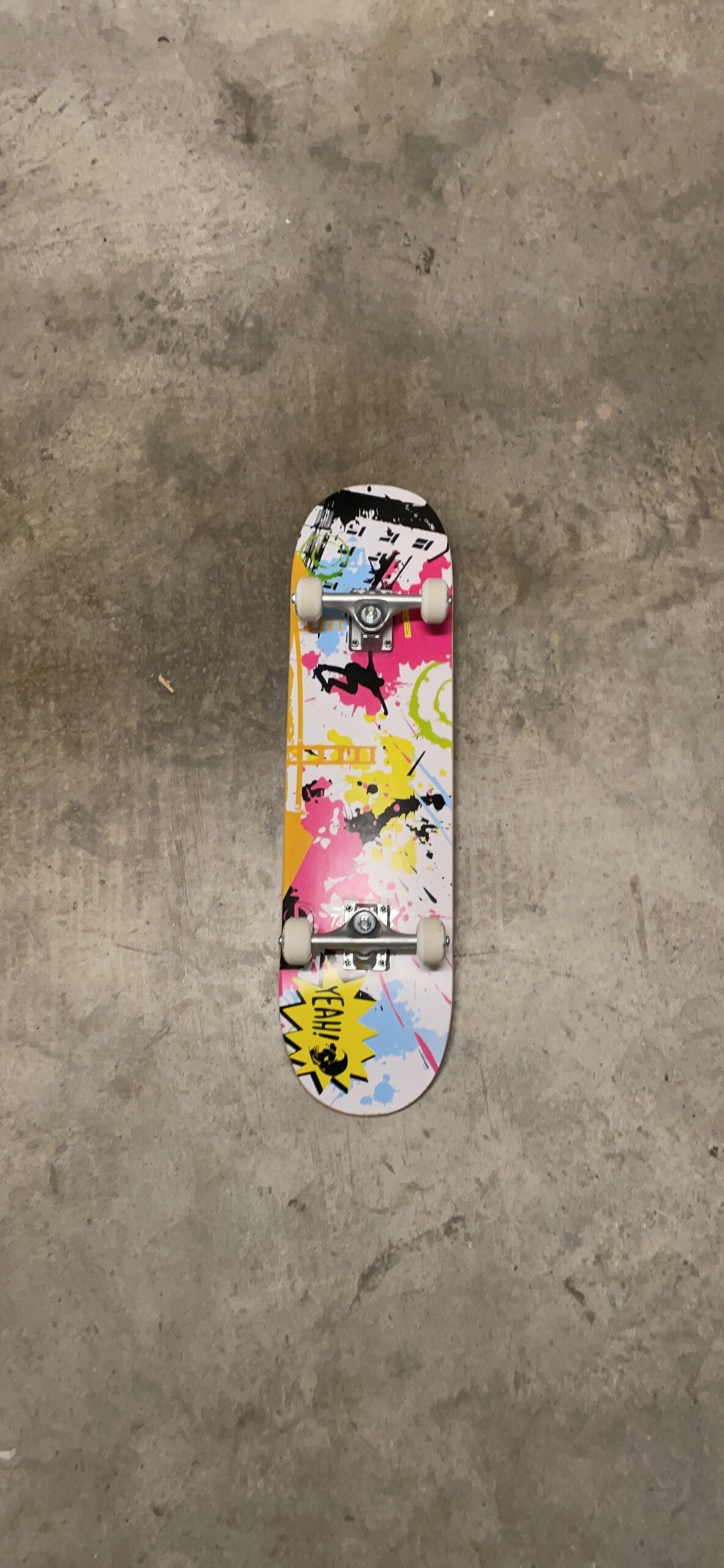 BELEEV Skateboards for Beginners, 31 x 8 inch Complete Skateboard for Kids Teens Adults, 7 Layer Canadian Maple Double Kick Deck Concave Cruiser Trick Skateboard with Multifunction Skate T-Tool customer photo 1