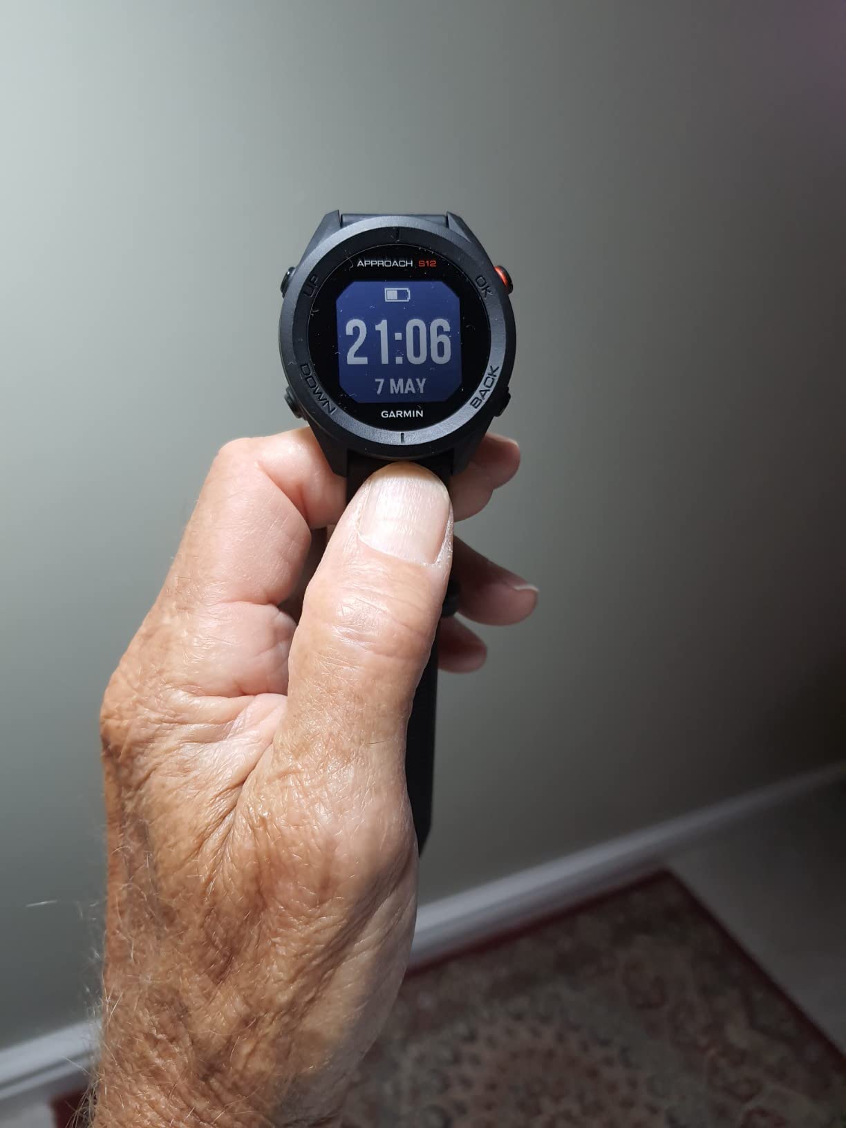 Garmin Approach S12, Easy-to-Use GPS Golf Watch, 42k+ Preloaded Courses, Black customer photo 2