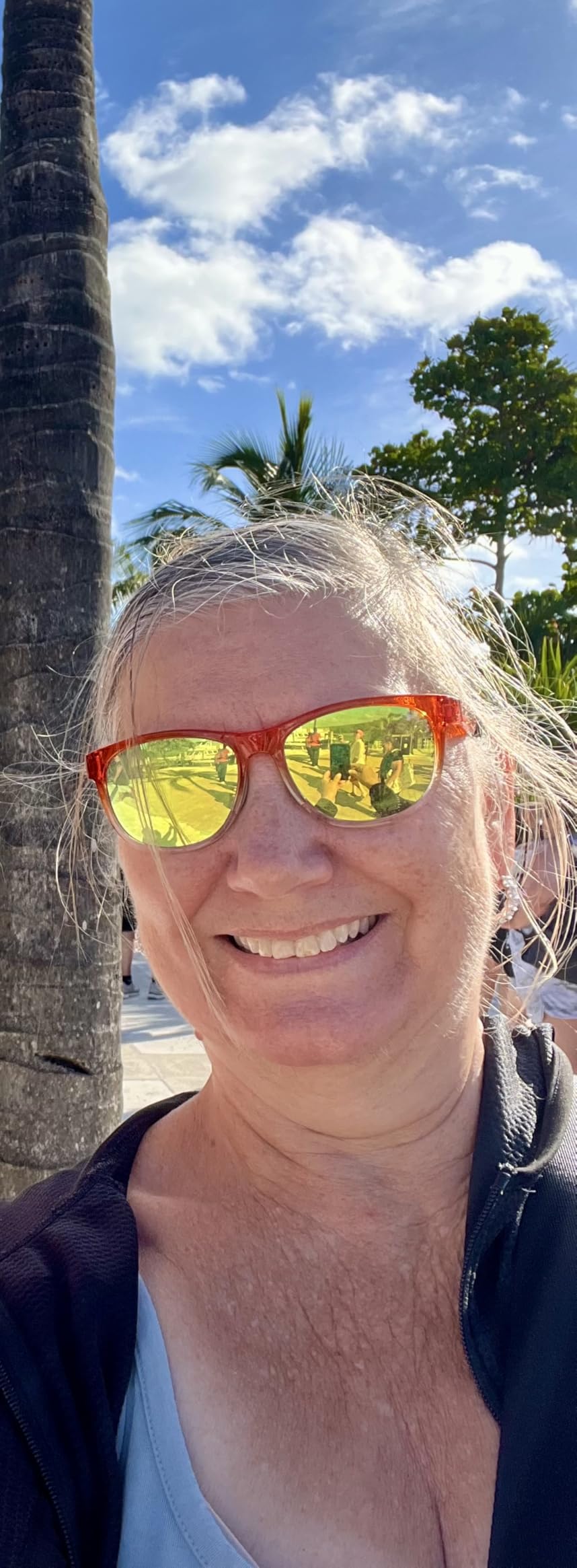 Tifosi Swank Sport Sunglasses - Tangle Free - Ideal For Cycling, Golf, Hiking, Pickleball, Running and Great Lifestyle Look customer photo 1