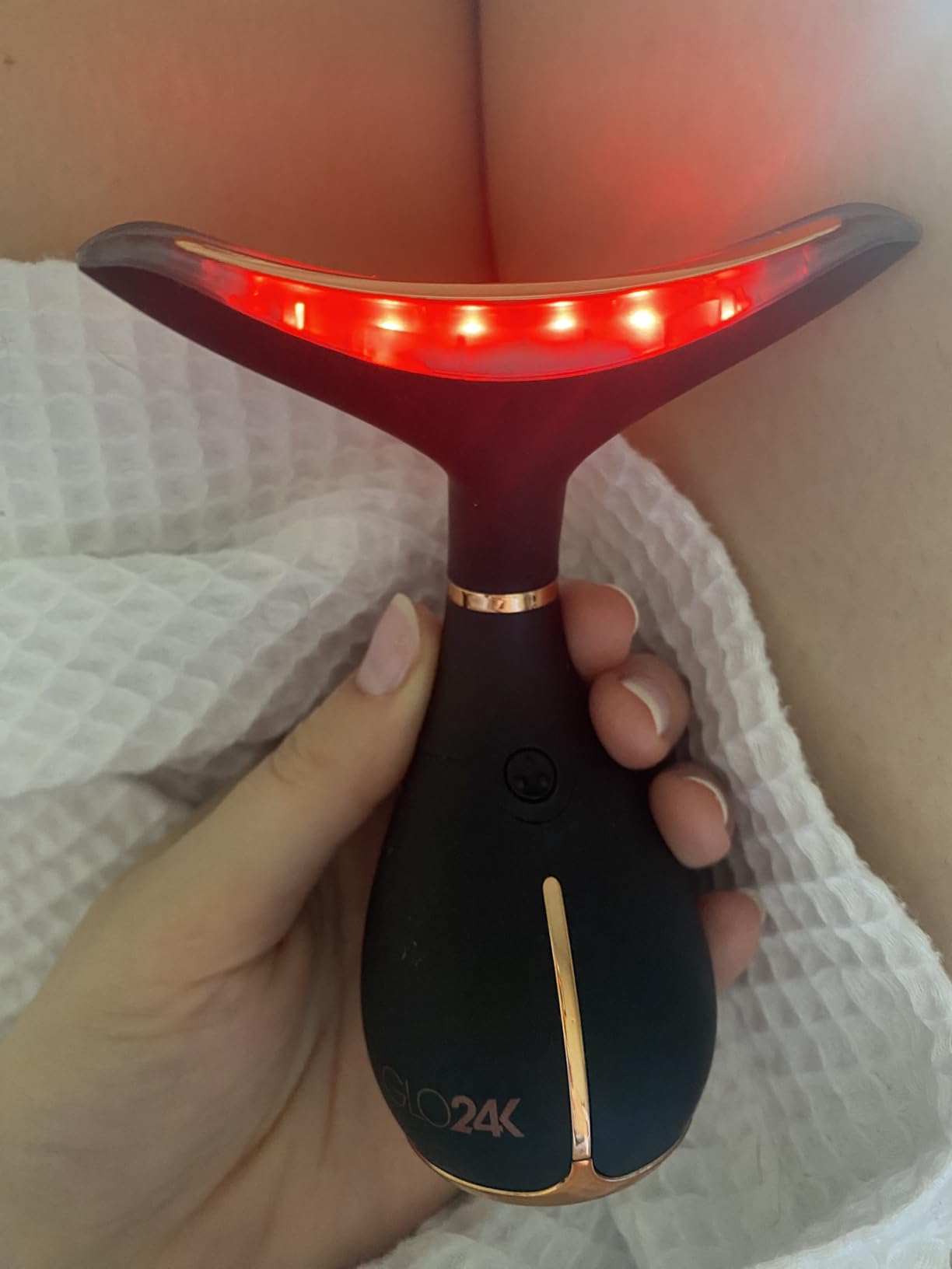 GLO24K Red Light Face & Neck Beauty Device - 3-in-1 Facial Massager Tool with LED & Vibration for Skin Revitalization and Neck Firming customer photo 2