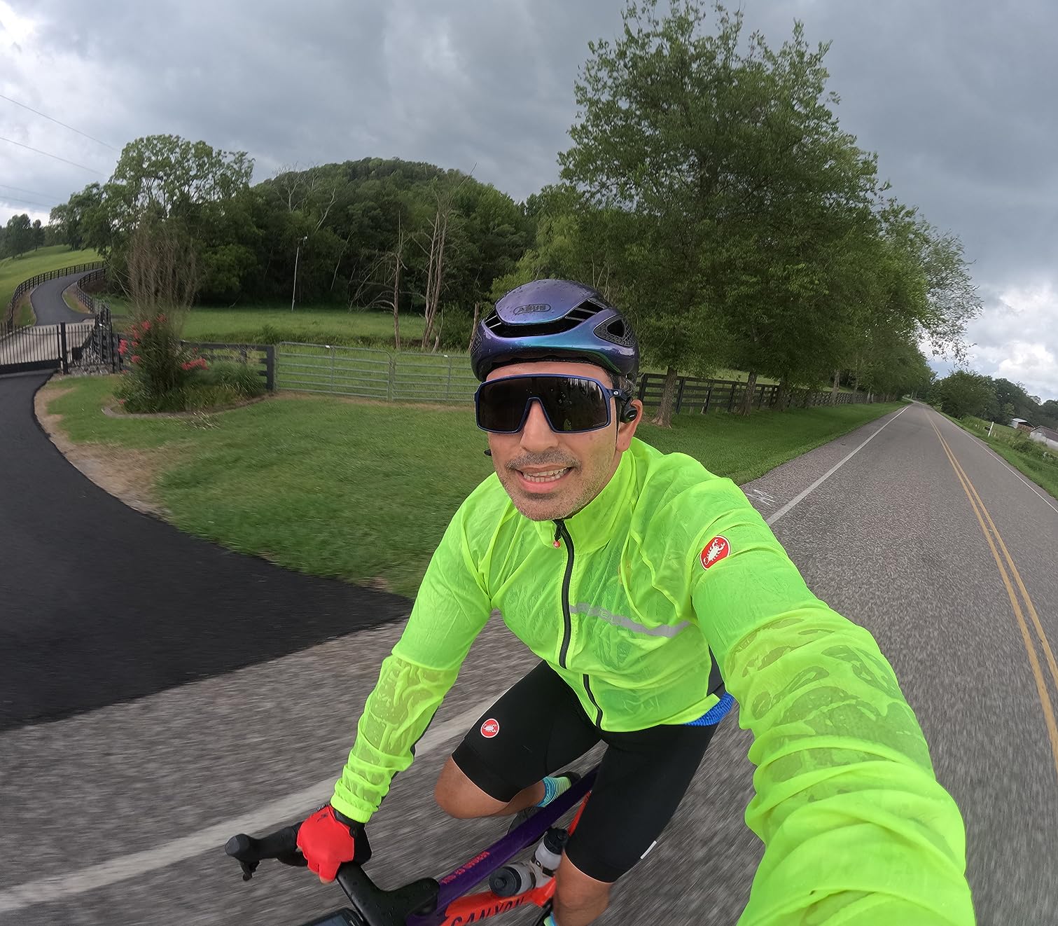 Men's Squadra Stretch Jacket, Windproof Zip Up Shell for Road Cycling customer photo 1