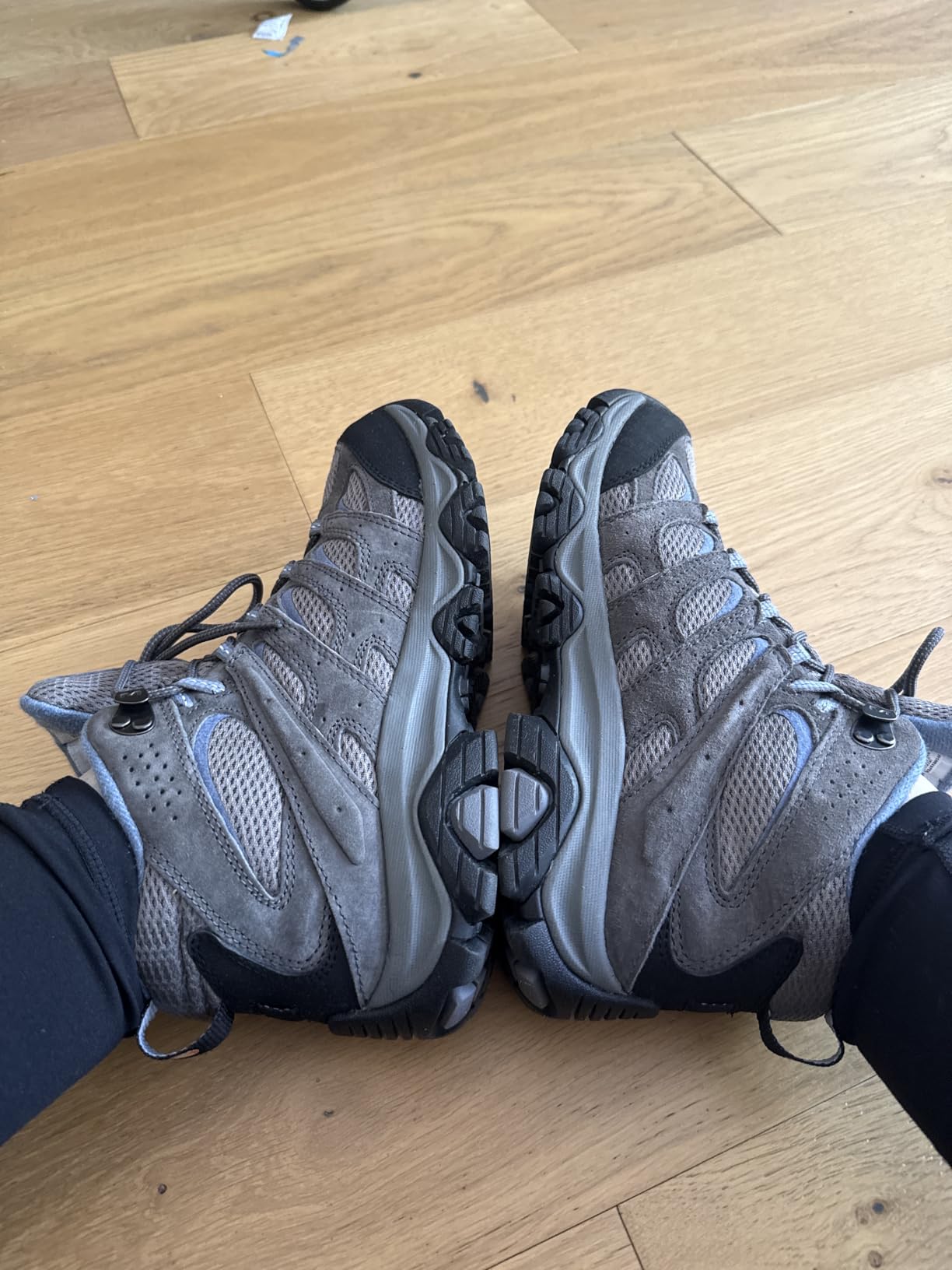 Women's Moab 3 Mid Waterproof Hiking Boots customer photo 1