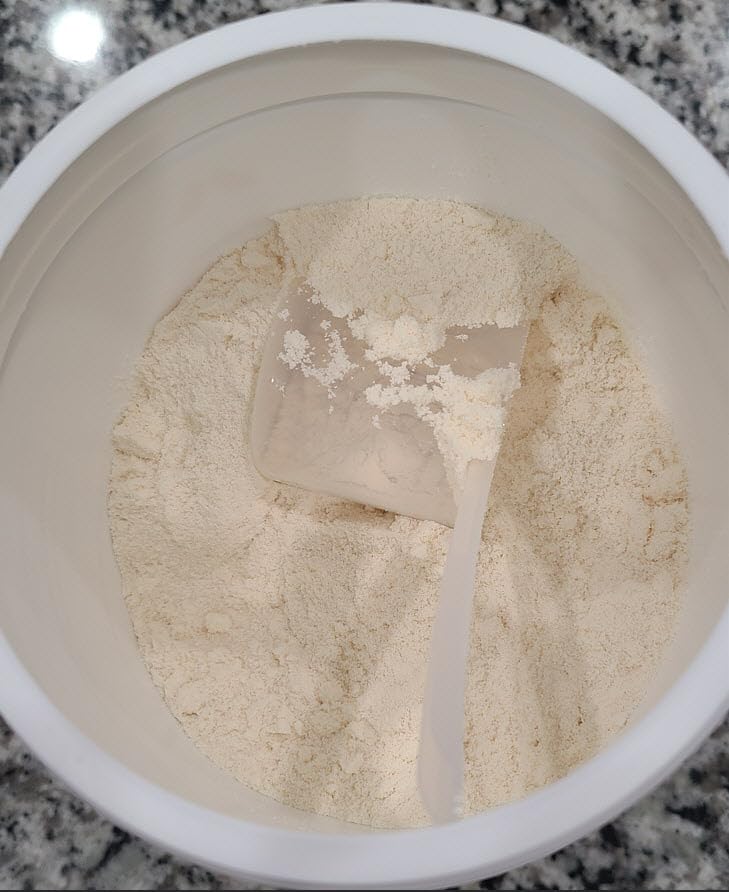 Momentous Essential Grass-Fed Whey Protein Powder - 20 g Whey Isolate Protein - NSF Certified for Sport - Gluten-Free - 25 Servings for Essential Everyday Use - Vanilla - Package May Vary customer photo 1