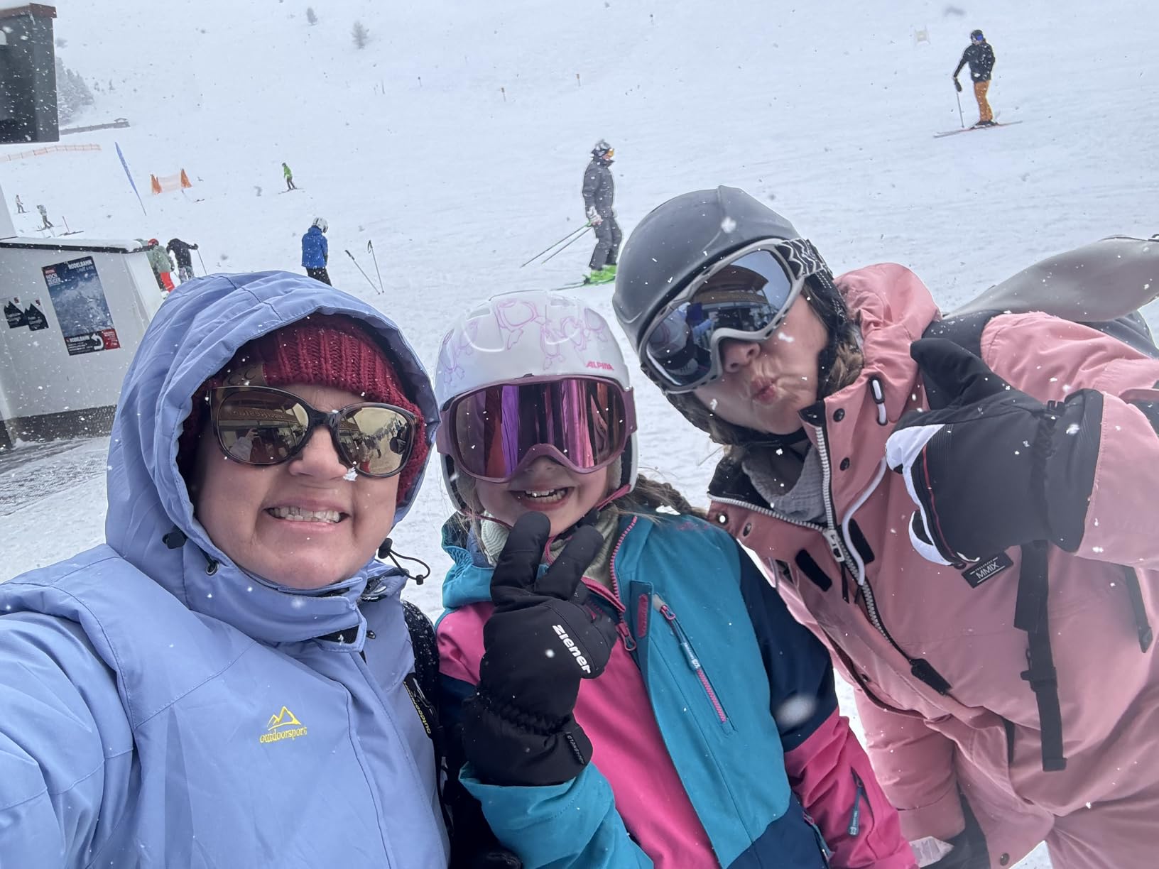 MAGCOMSEN Womens Ski Jacket Waterproof Insulated Snow Jacket Warm Windproof Winter Coats with Hood Fleece Lined Jacket customer photo 1