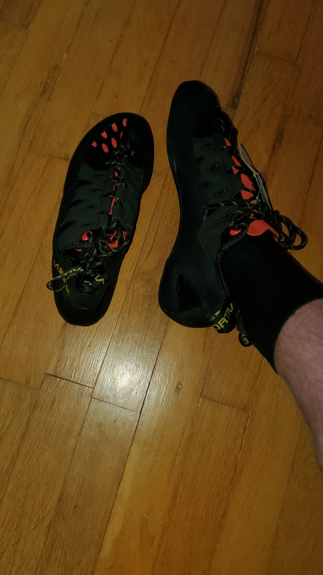La Sportiva Mens Tarantulace Rock Climbing Shoes customer photo 1