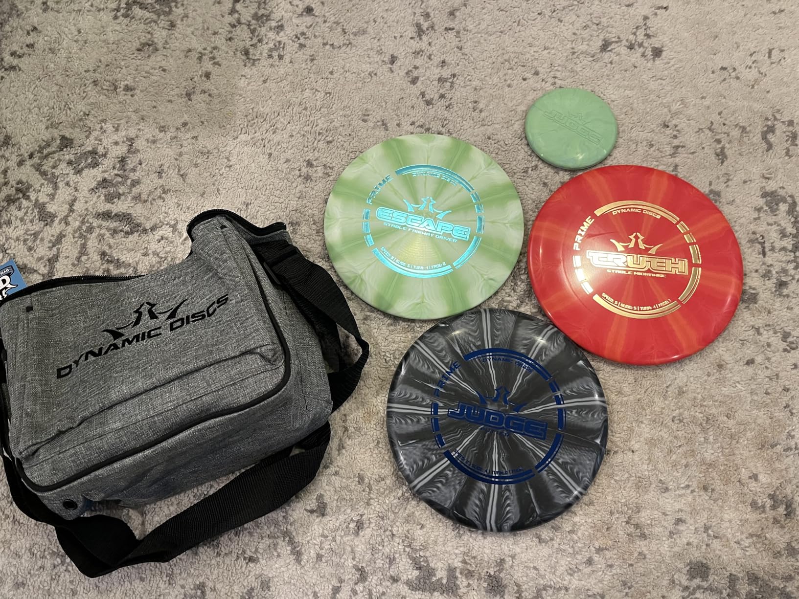 Dynamic Discs 3-Disc Golf Set with Bag | 1x Putter, Midrange & Driver + Cadet Shoulder Bag | Great for Beginners & Starter Kits | Ideal Disc Golf Accessories for Men w/Towel & Mini (Heather Gray) customer photo 1