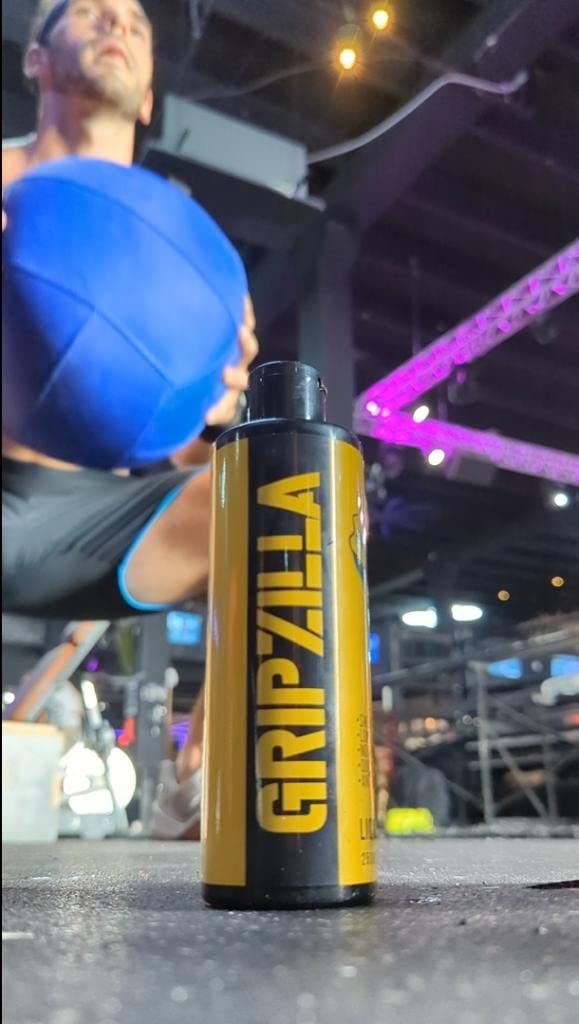 GRIPZILLA Liquid Chalk Kit Gym Chalk for Weight Lifting, Rock Climbing, Pole Grip, Bouldering, Powerlifting, Ball, Gymnastics, Sports, and Workout - Package May Vary customer photo 2