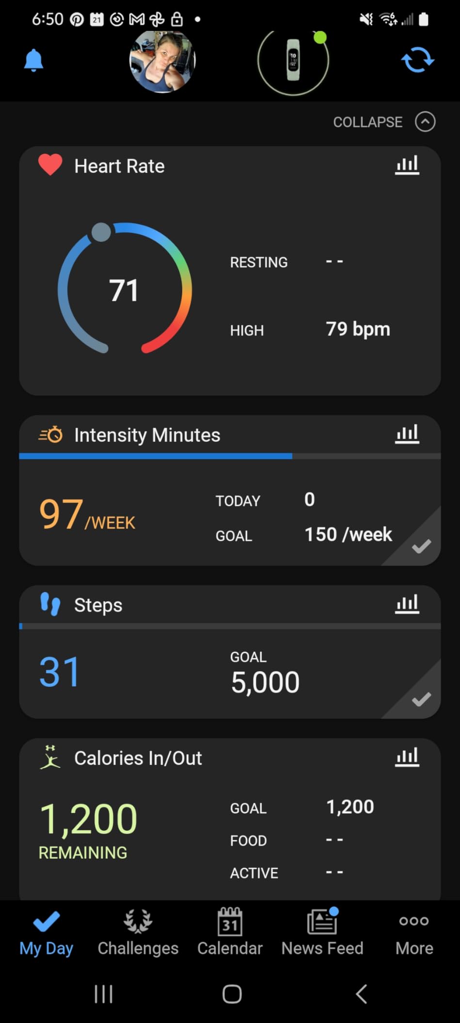 Garmin vívosmart 5, Fitness Tracker, Long-Lasting Battery, Simple Design, Black Large customer photo 1
