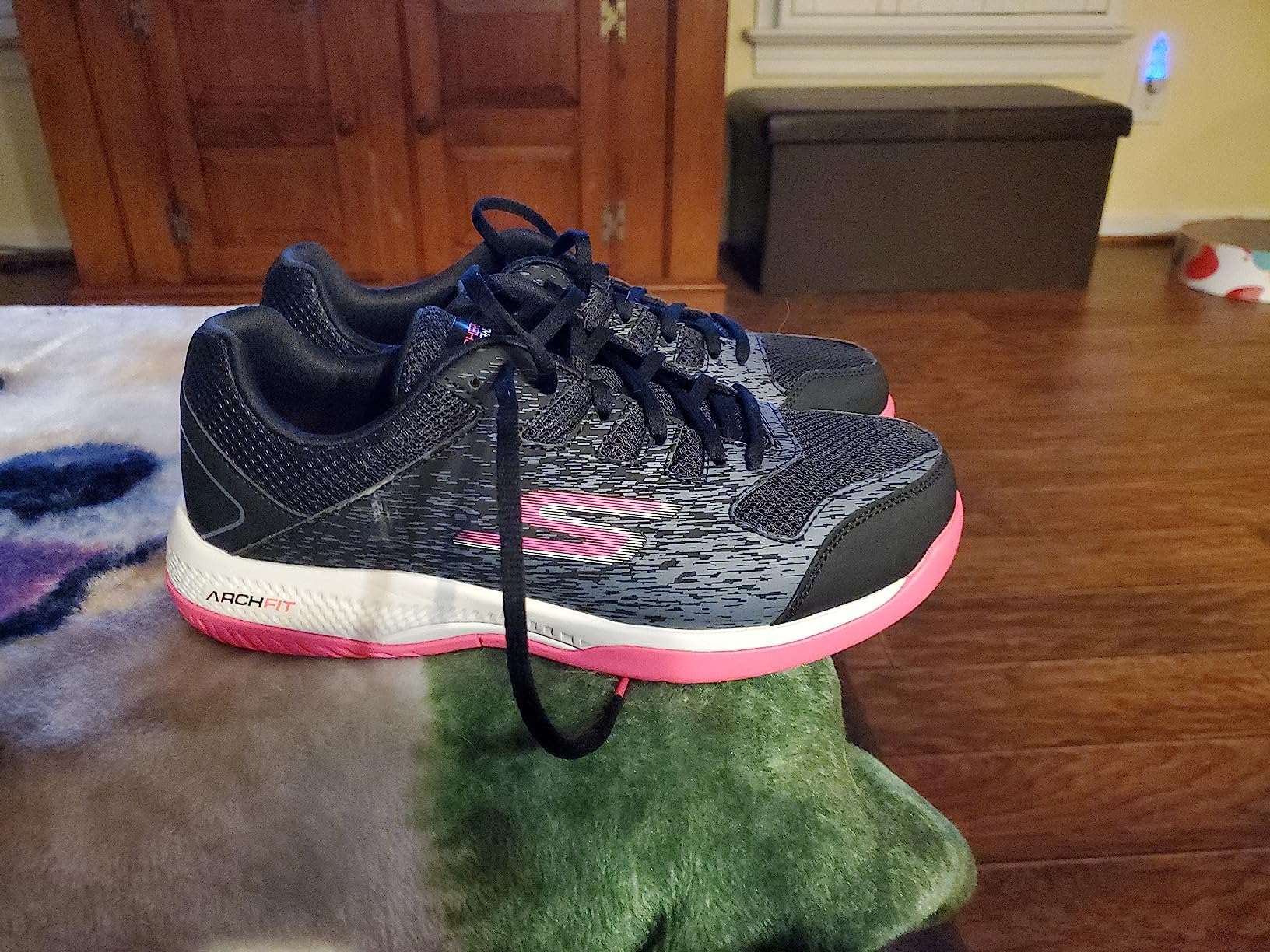 Skechers Womens Go Train Arch Fit Viper Court - Pickleball Sneaker customer photo 2