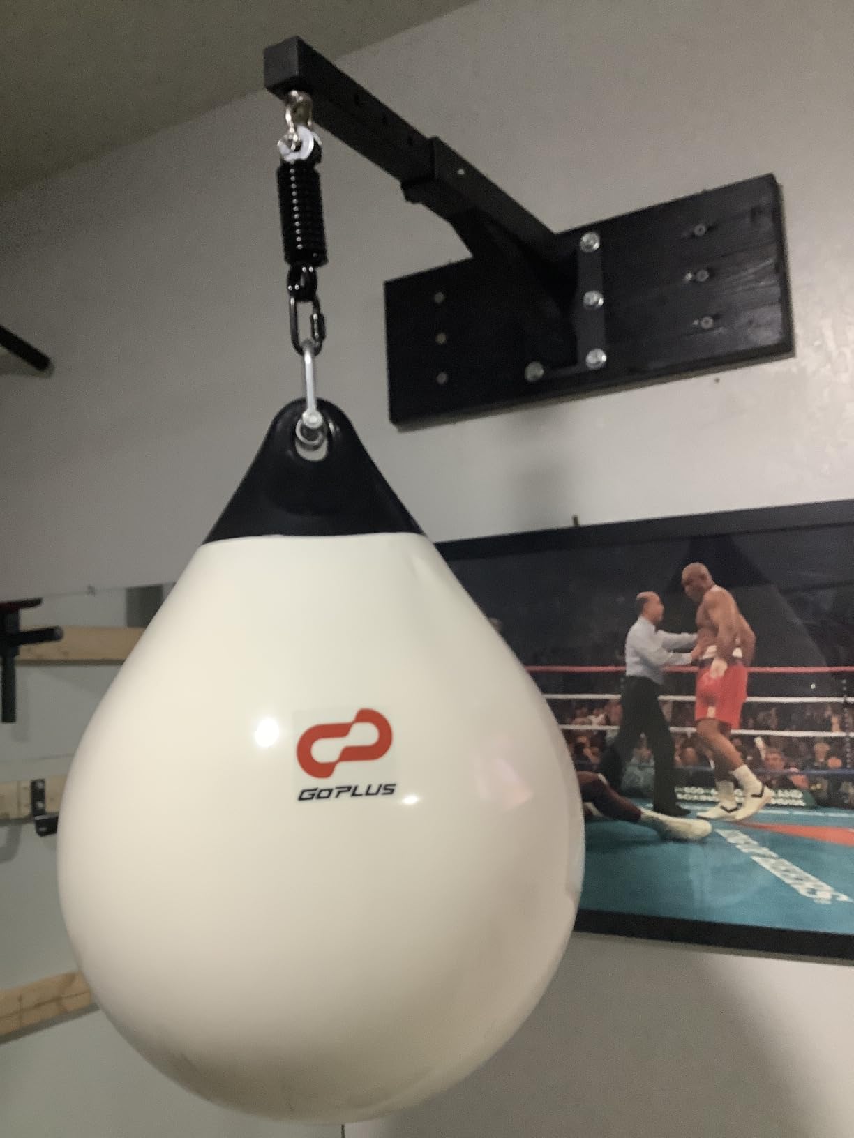 BeneLabel Wall Mount Heavy Bag Hanger, Heavy Duty Punching Bag Stand, Boxing Bag Bracket for Home Gym Indoor Outdoor, 800 LB Capacity customer photo 2