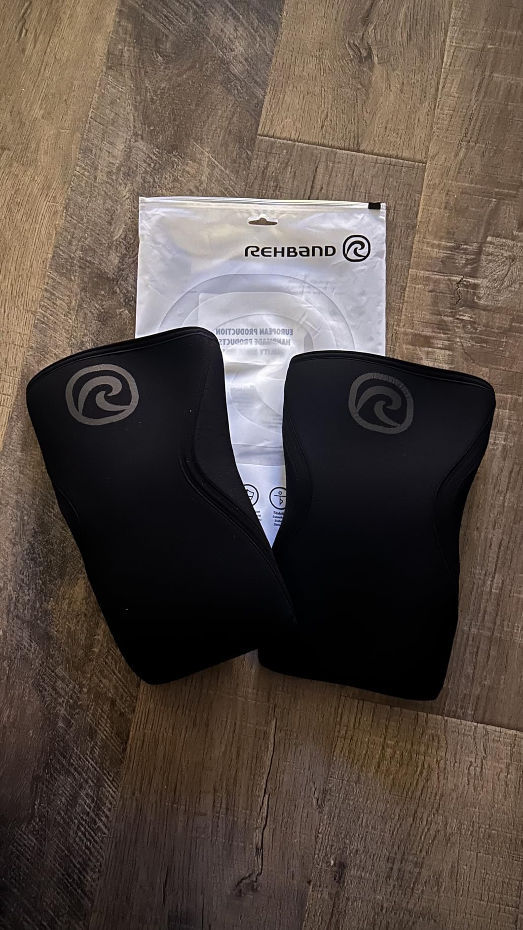 Rehband 7mm Power Max Knee Compression Sleeve for Strength Sports, Competition Grade, Neoprene Knee Sleeves for Bodybuilding & Heavy Powerlifting (Pair) customer photo 1