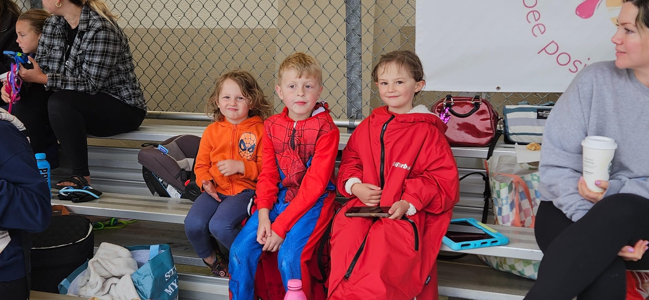 Hiturbo Warm Kids Swim Parka: Waterproof Changing Robe - Oversize Swimming Coat - Hooded Surf Poncho - Thick Lining (7-14Y) customer photo 1